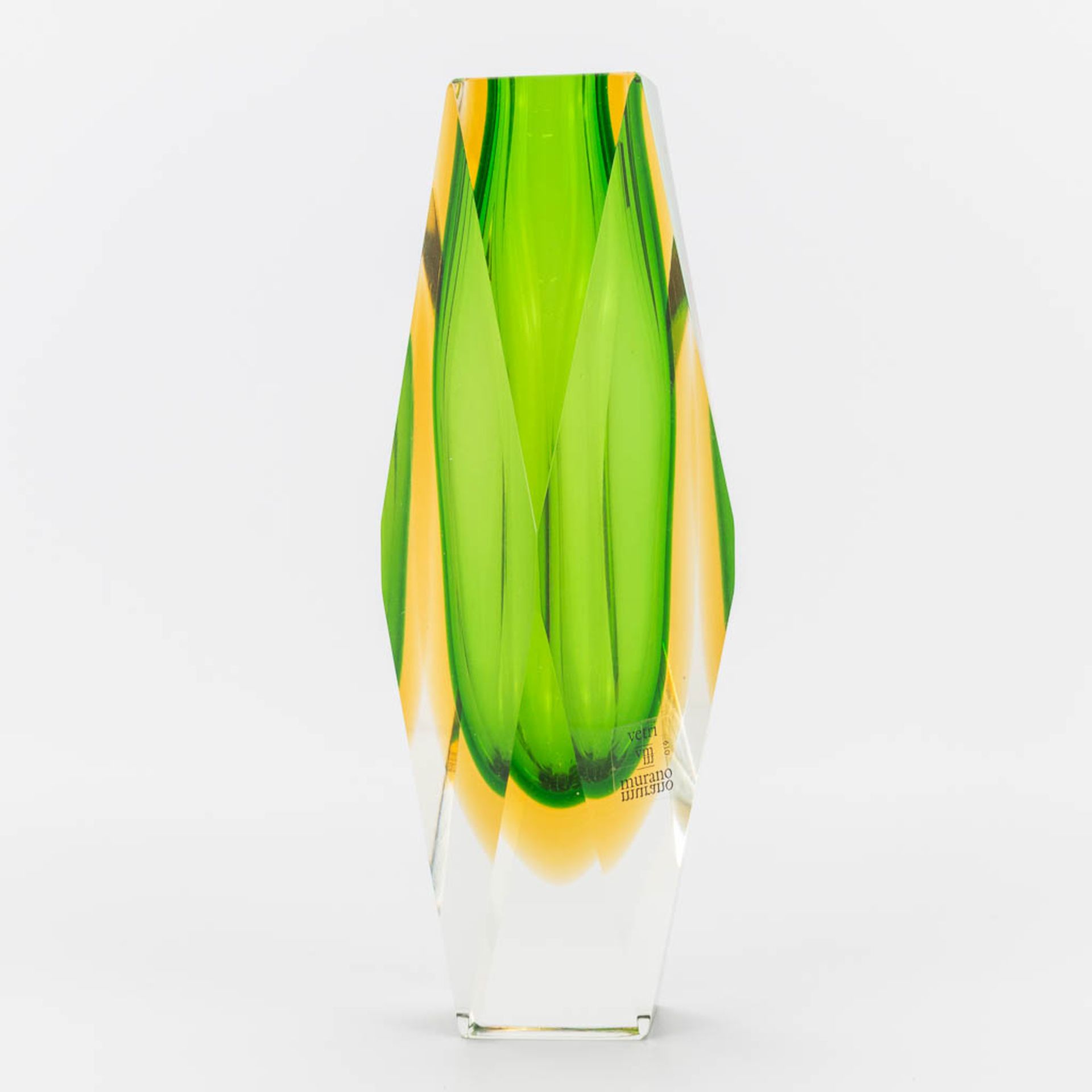 a Sommerso glass vase stickered Vetri Murano . (7 x 7 x 25 cm) - Image 4 of 12