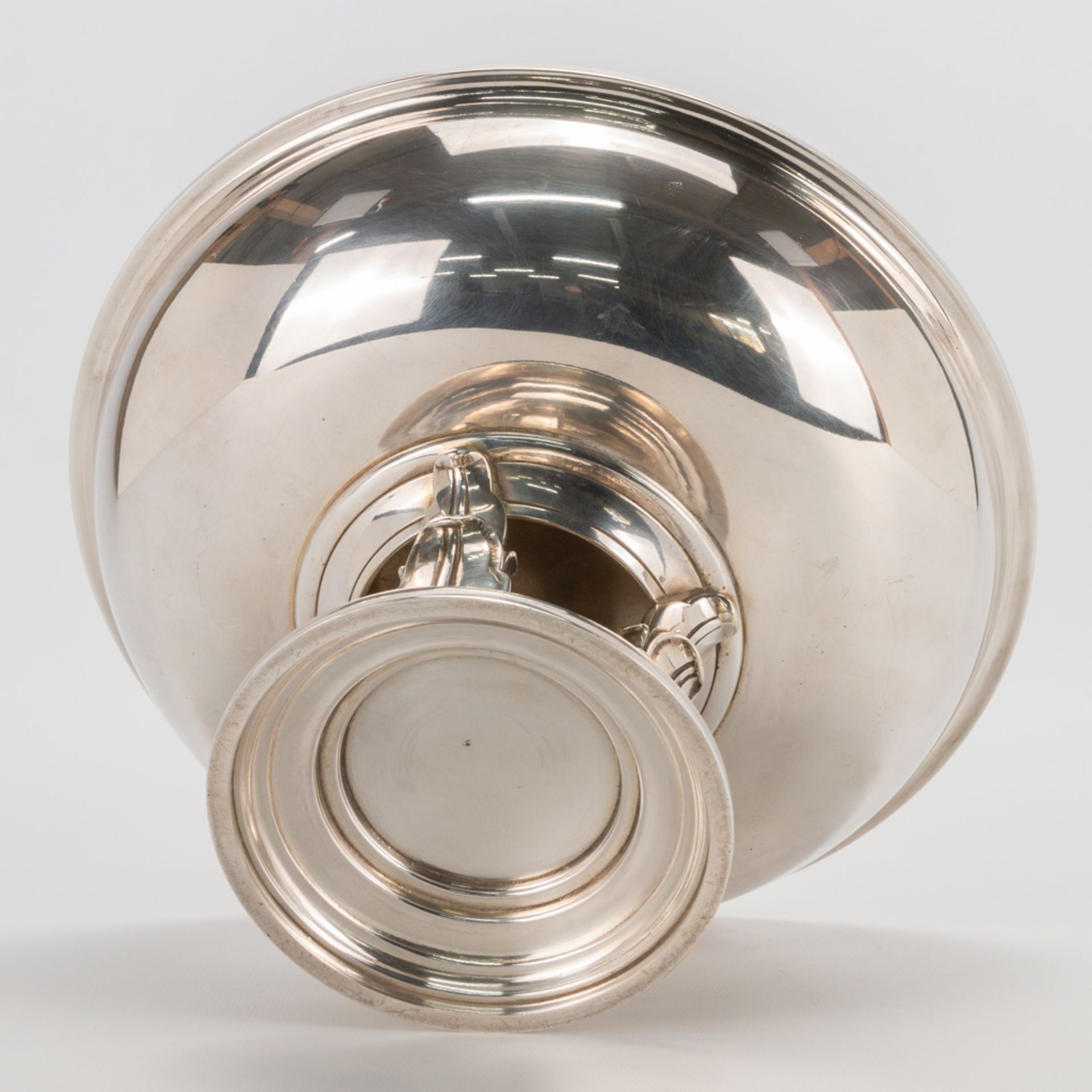 A silver plated tazza on an art deco base, marked Ercuis. (14 x 25 cm) - Bild 10 aus 12