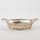 A bowl made of silver and marked 800. Made in SchwŠbisch GmŸnd, Germany by Hugo Bšhm. (18,5 x 33 x 8