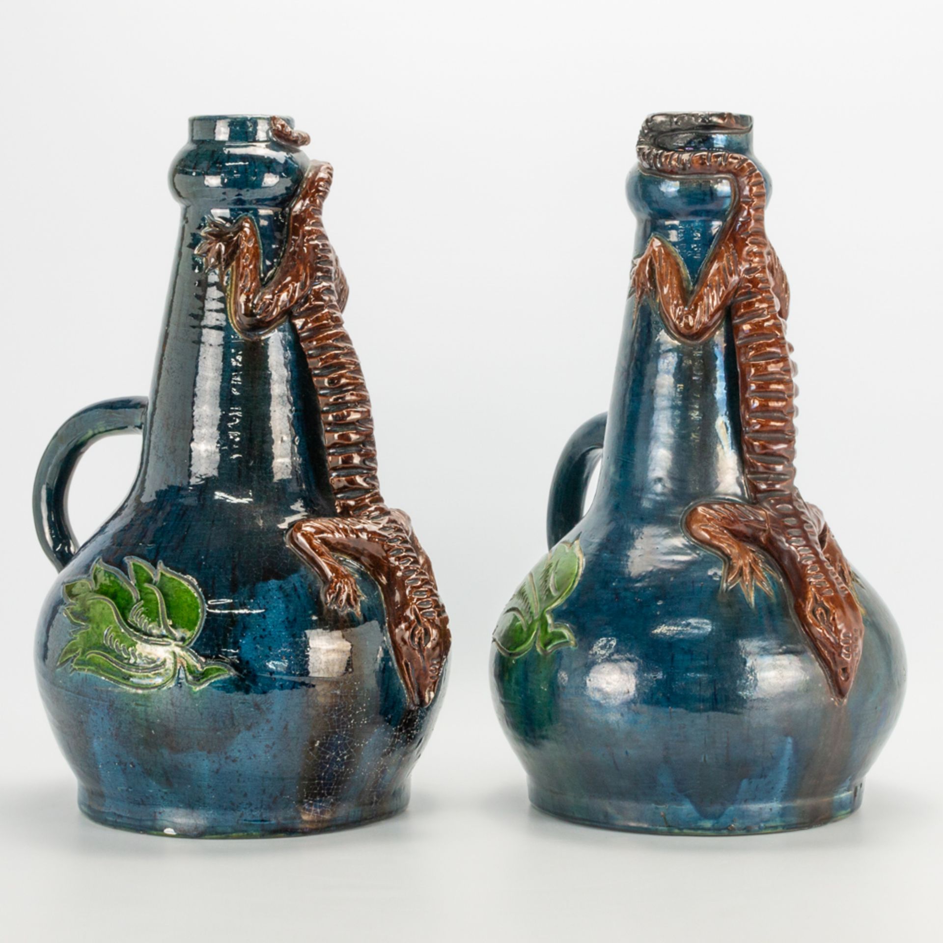 A pair of vases made in Flemish Earthenware with the decor of a salamander. (27 x 30 x 45 cm) - Image 10 of 20