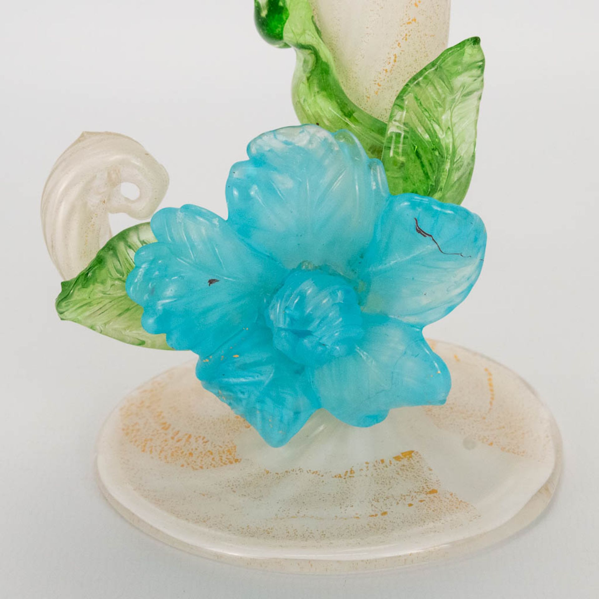 A pair of hand-made display vases in the shape of a flower, made in Murano, Italy. (9,5 x 20 x 9 cm) - Bild 19 aus 23