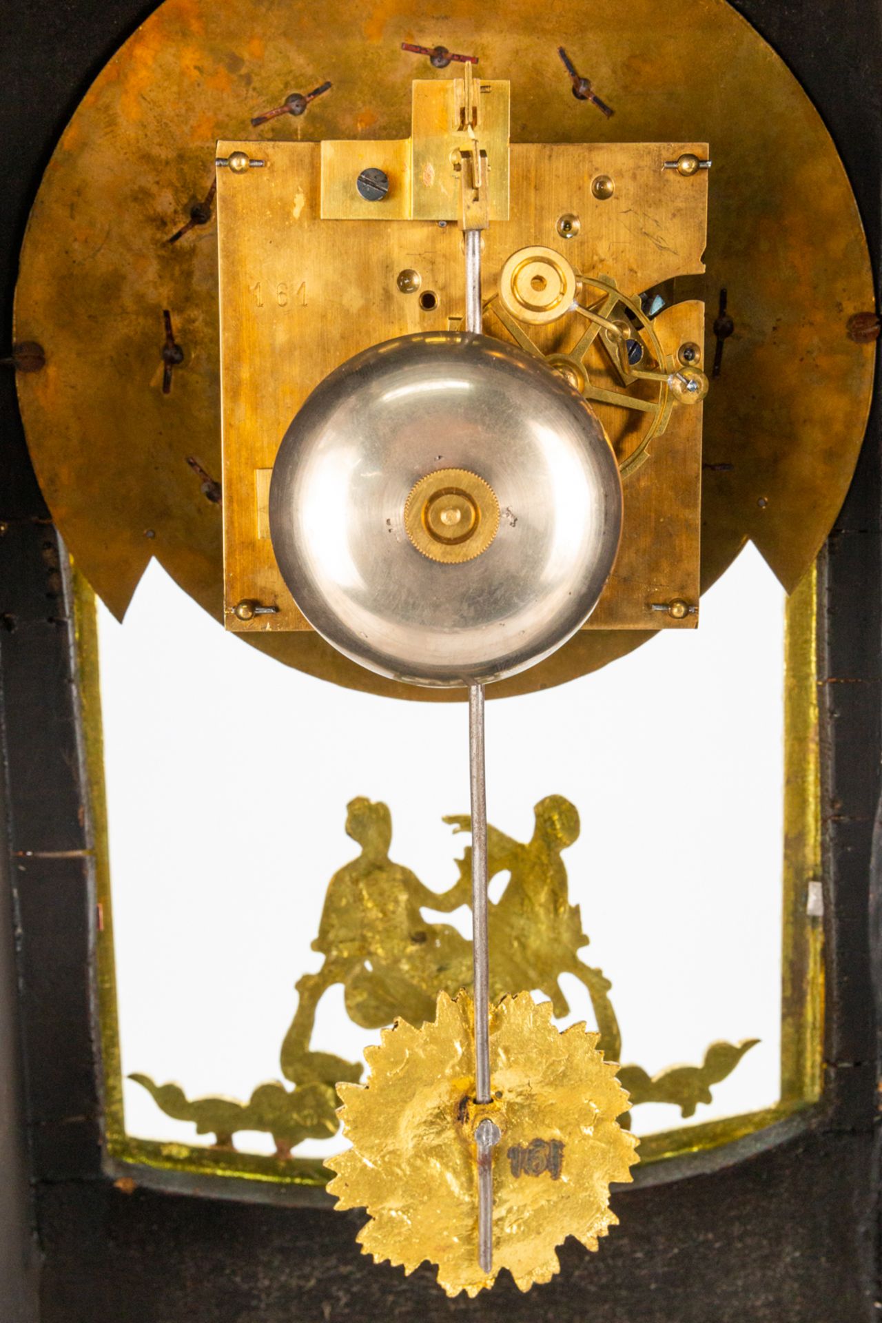 A table clock on console, made of tortoise shell and mounted with ormolu bronze. 19th century. (14,5 - Image 17 of 20