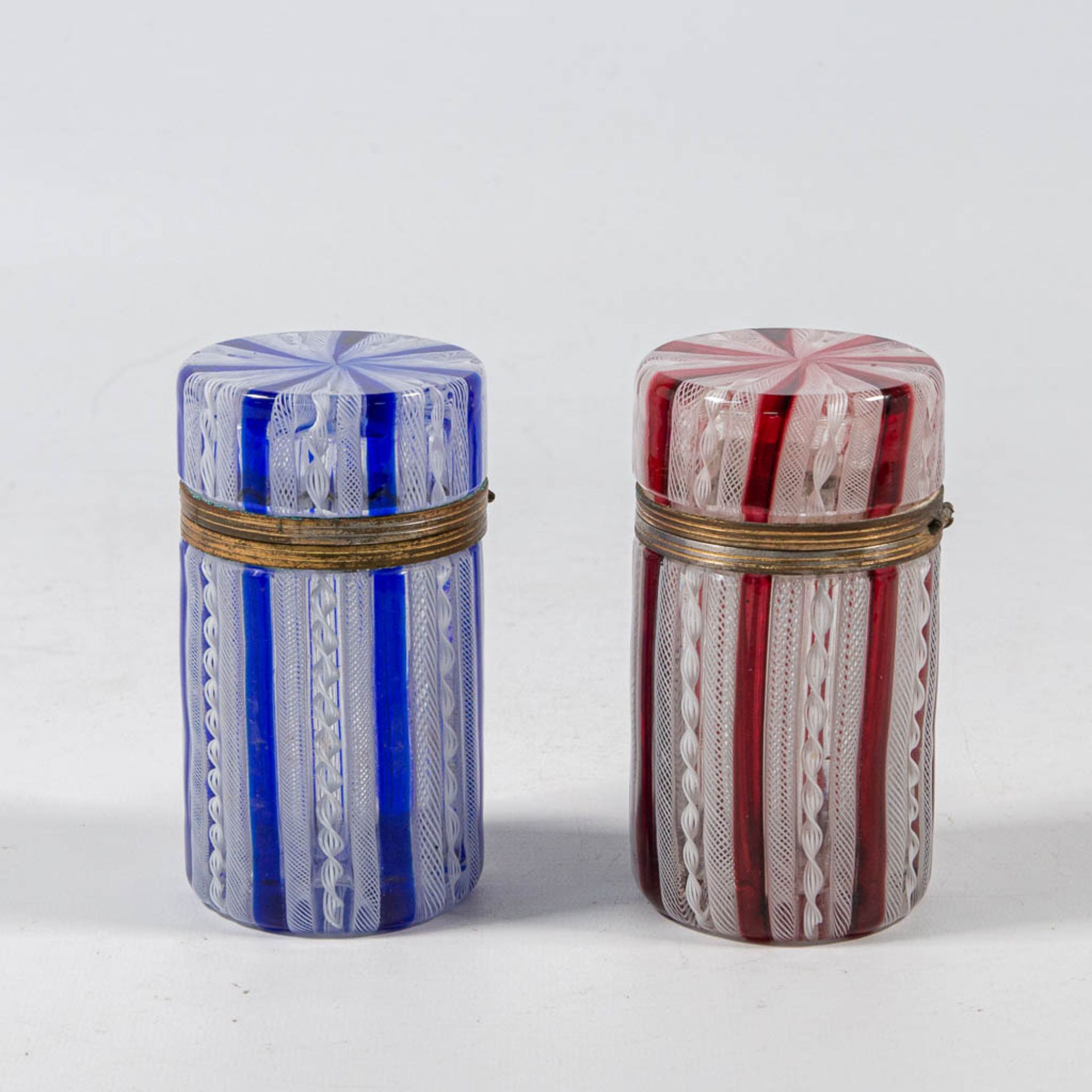 A set of 2 jars with lid, and mounted with bronze. Made in Murano, first quarter of 20th century. (1 - Bild 3 aus 19