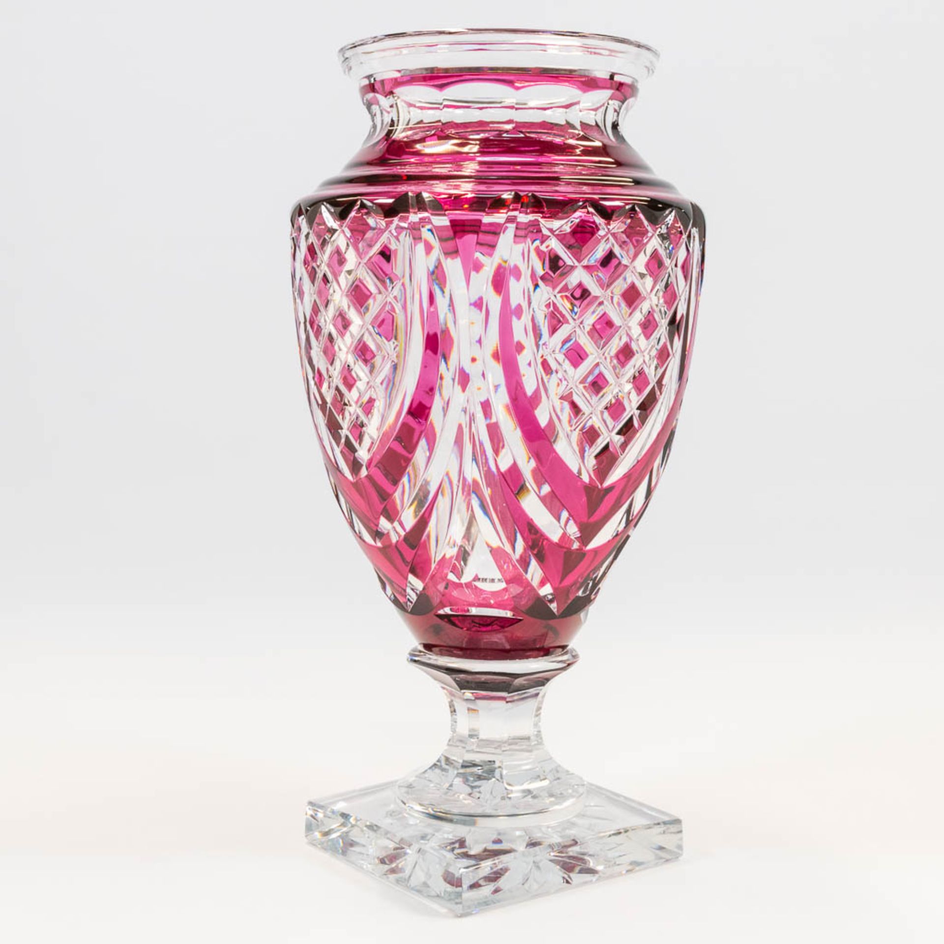 A collection of 2 exceptional and large Val Saint Lambert crystal vases, model Jupiter. Marked on ba - Image 10 of 31