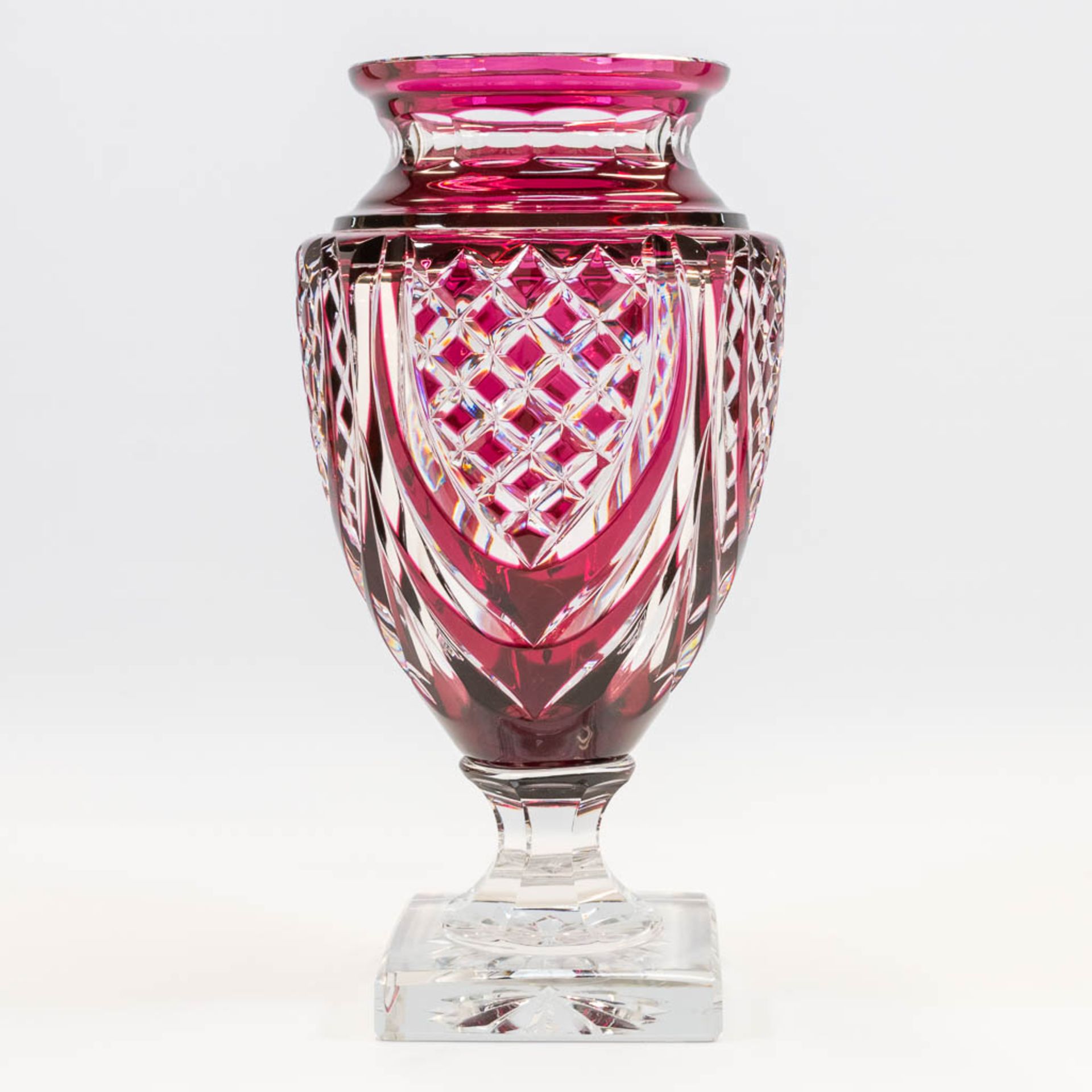 A collection of 2 exceptional and large Val Saint Lambert crystal vases, model Jupiter. Marked on ba - Image 22 of 31