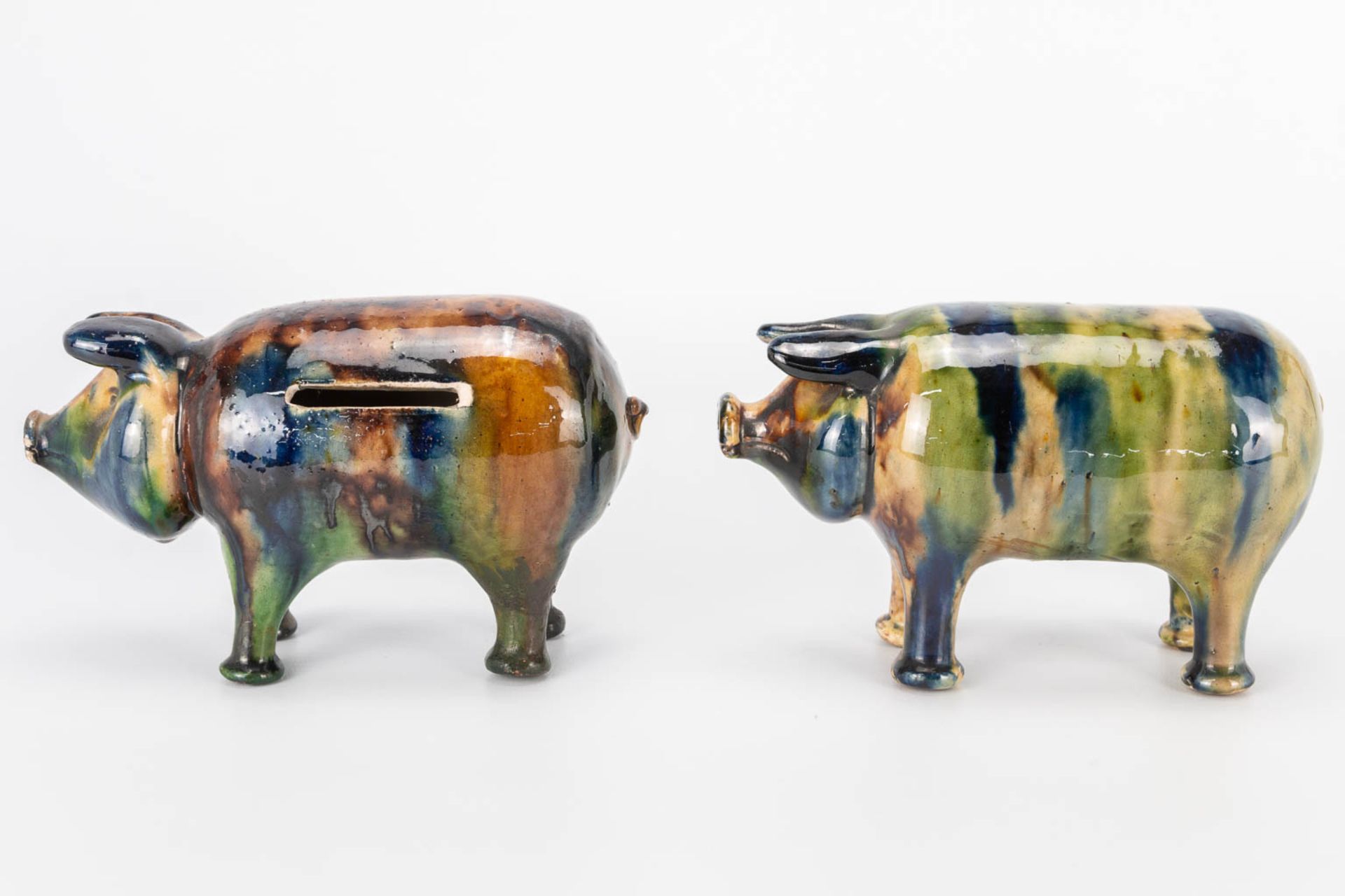 A collection of 2 Piggy banks made of Flemish Earthenware and probably made by Caessens in Kortrijk. - Bild 5 aus 12