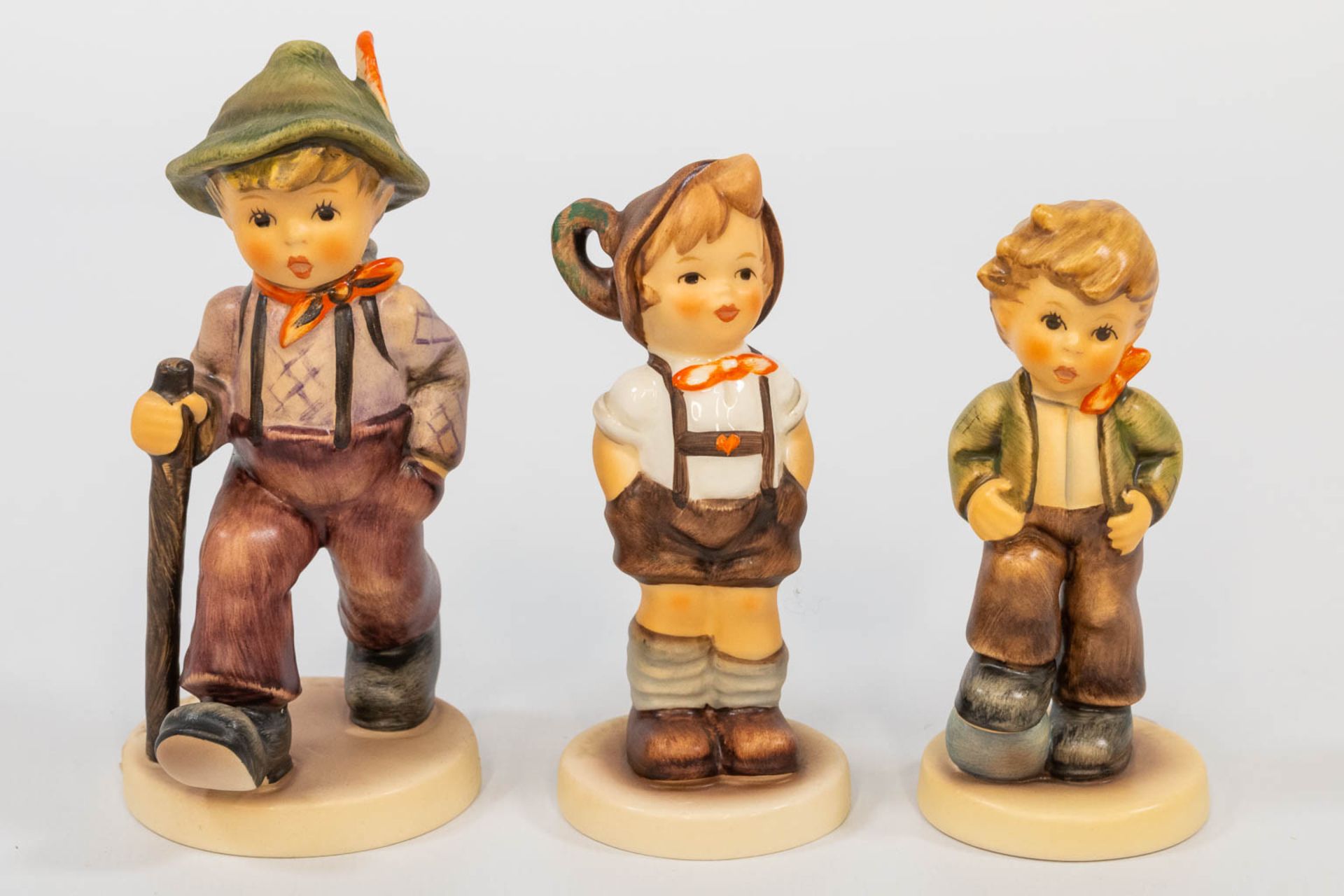 A collection of 6 Hummel statues and a table lamp. (20,5 cm) - Image 16 of 16