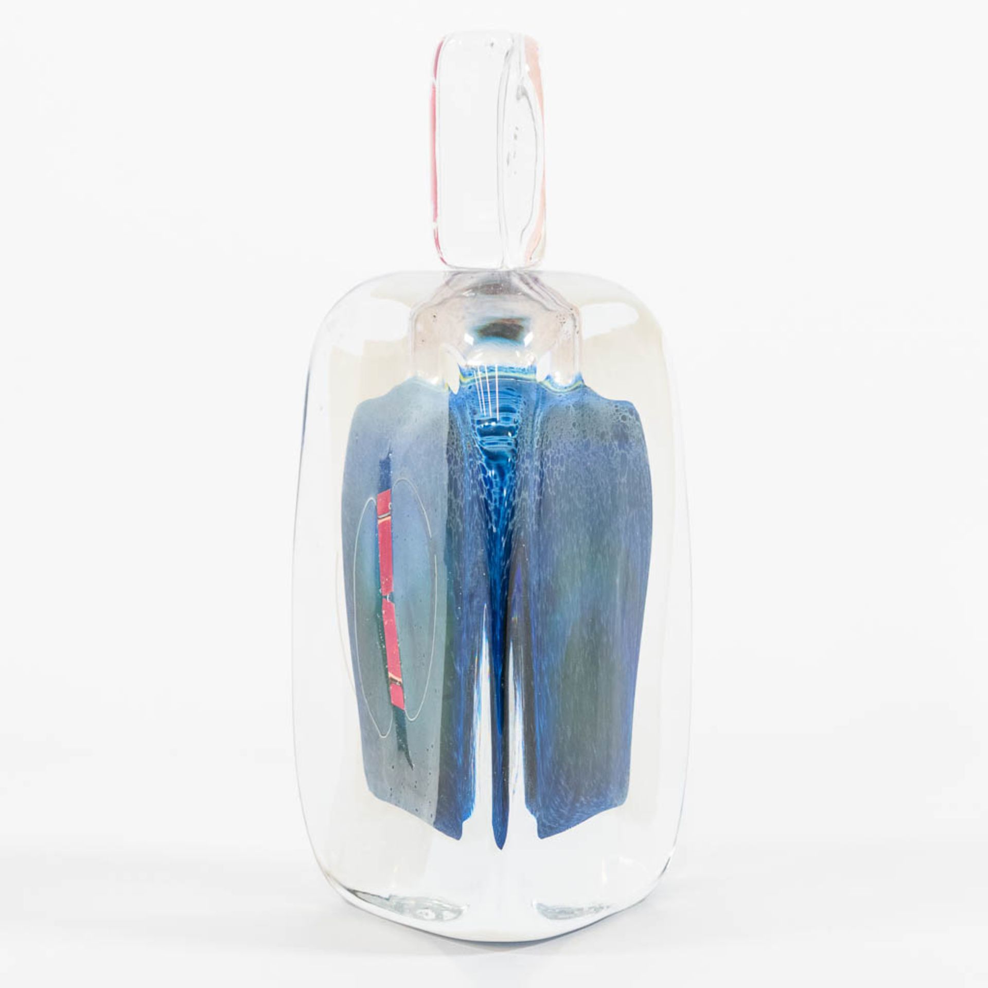 Nicolas MORIN (1959) A studio glass vase with stopper, marked on the base 2004. (9 x 10 x 21,5 cm) - Image 6 of 12