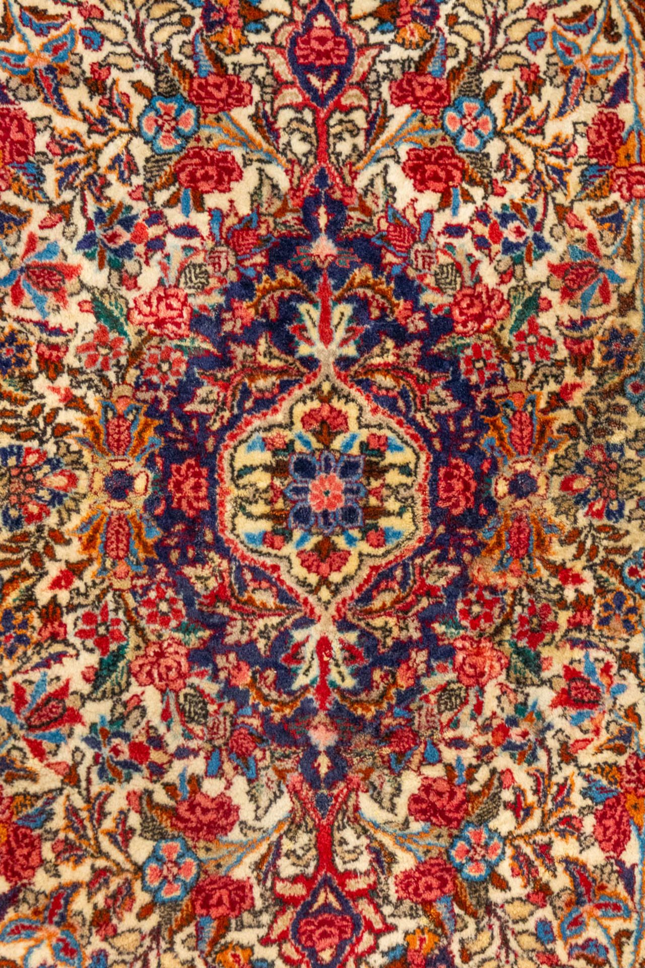 An Oriental hand-made wool carpet, Bidjar. (115 x 165 cm). - Image 2 of 8