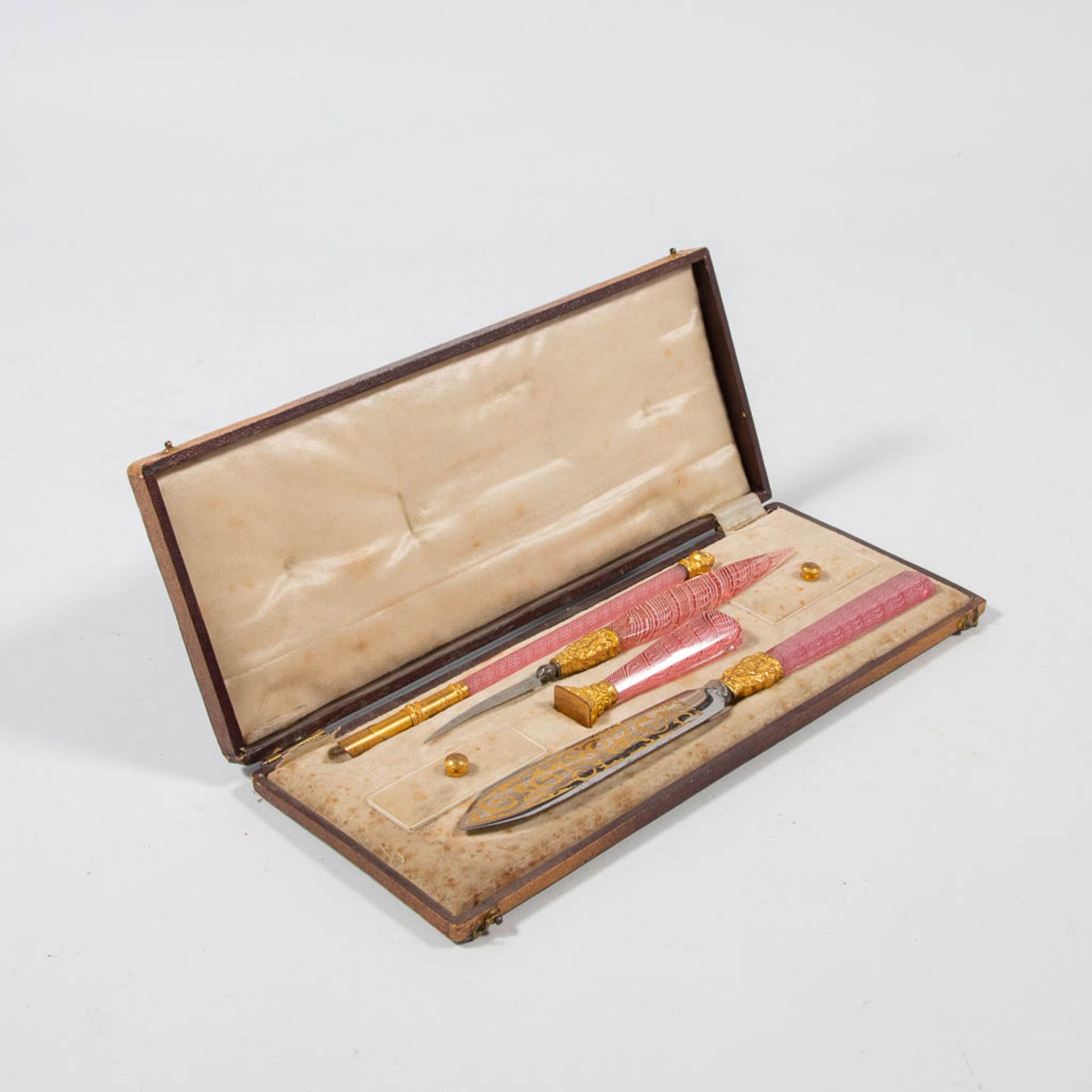 A collection of writing instruments in a case with glass handles, and made in Murano, Italy around 1 - Image 7 of 15