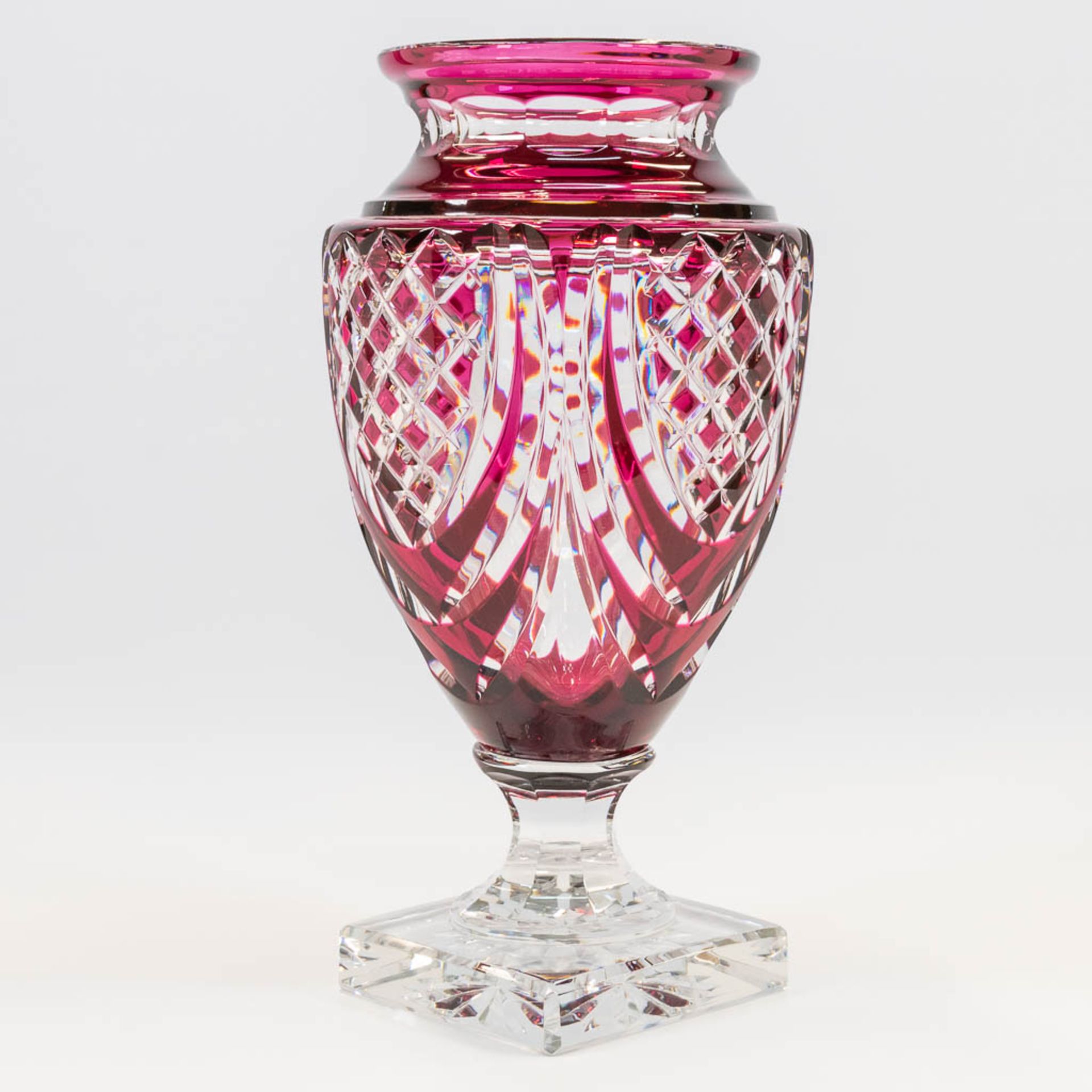 A collection of 2 exceptional and large Val Saint Lambert crystal vases, model Jupiter. Marked on ba - Image 17 of 31