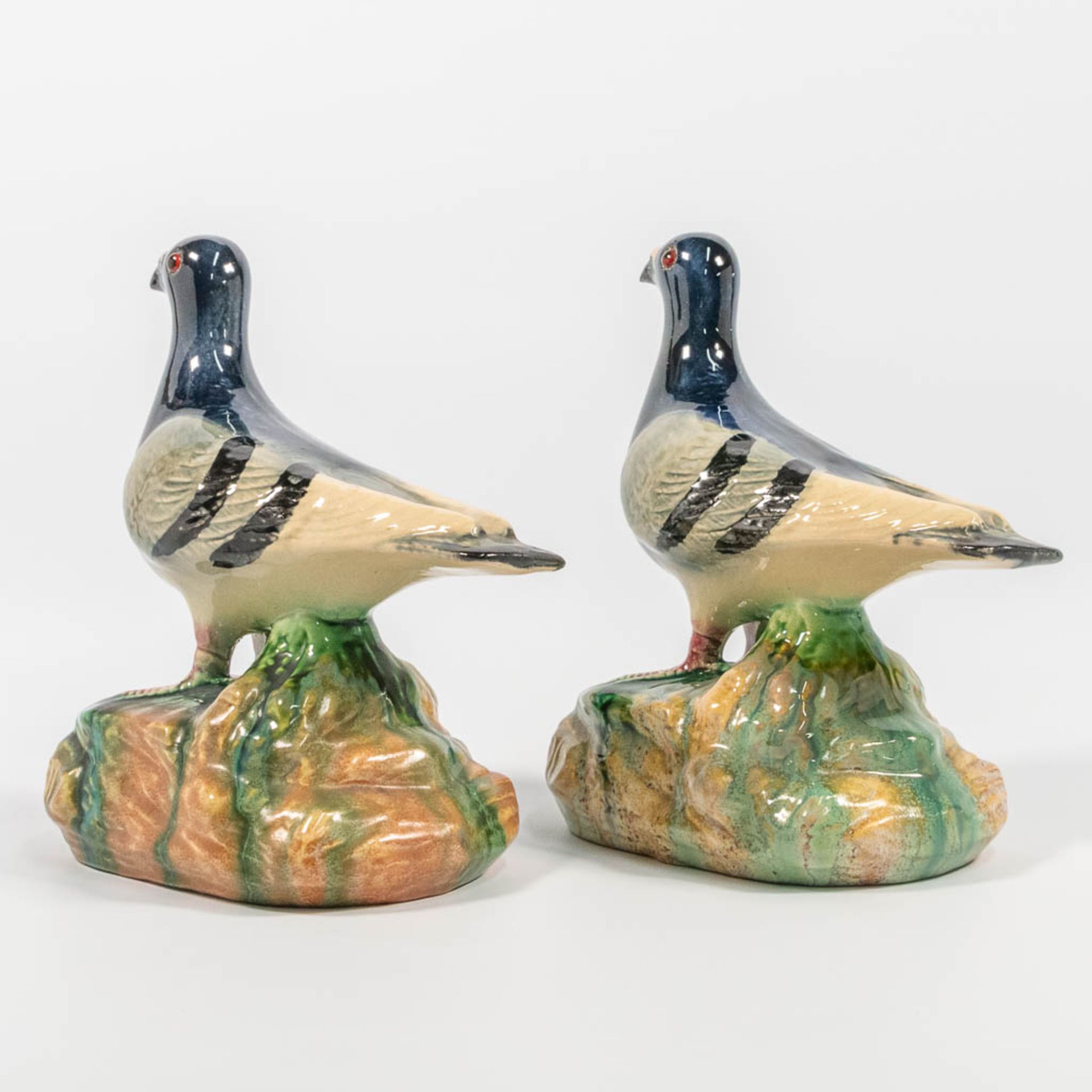 A pair of pigeons, made of ceramic, probably of Italian origin. (21 x 23 x 12) - Bild 7 aus 13