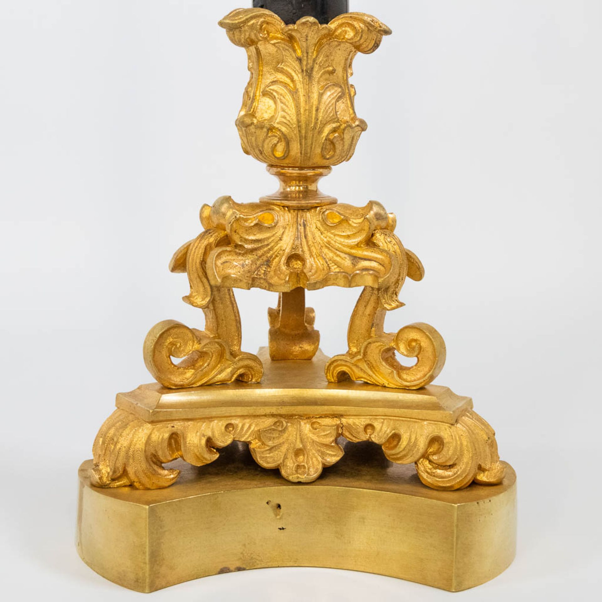 A pair of candelabra, empire style, made of gilt bronze. 19th century. (60 x 19 cm) - Bild 8 aus 13