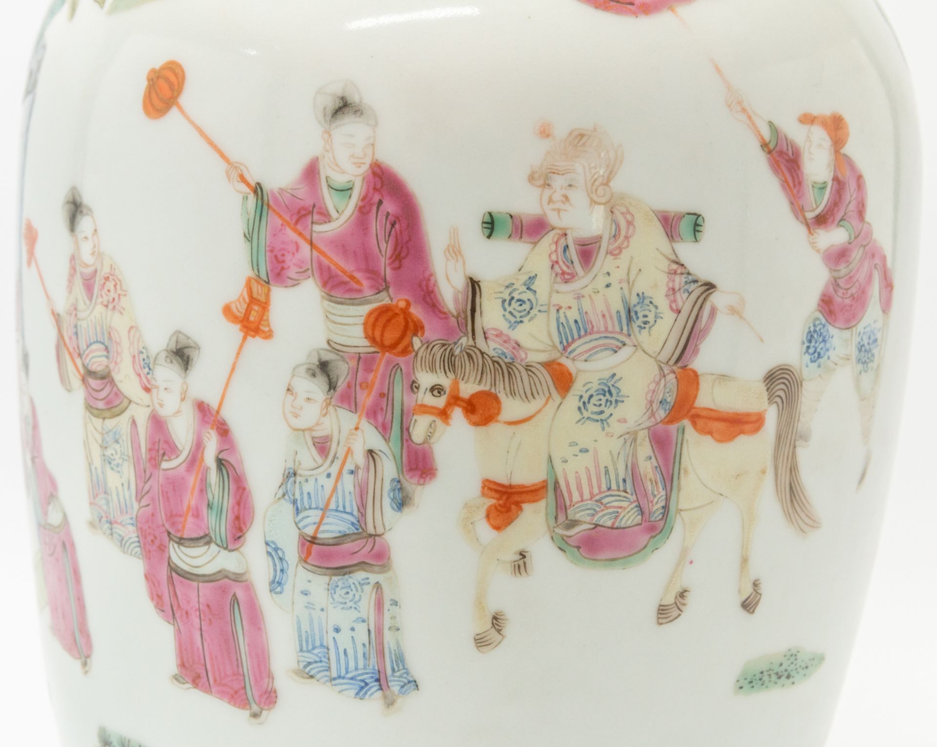 A Chinese vase with double decor of warriors and wise men. 19th/20th century. (36 x 19 cm) - Bild 14 aus 16