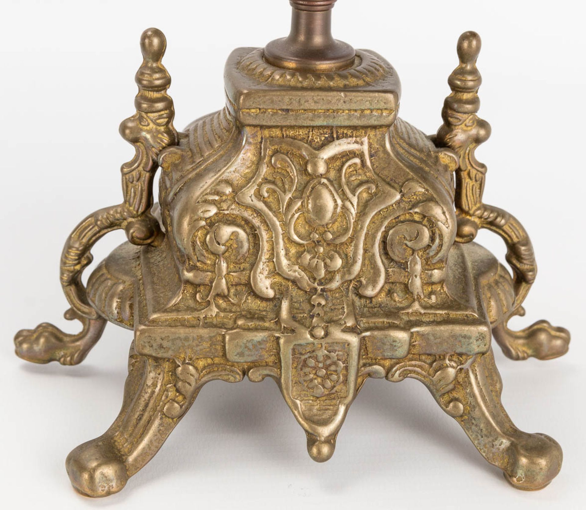 A bronze 3-piece garniture with clock and candelabra. The second half of the 20th century. (22 x 22 - Image 13 of 16