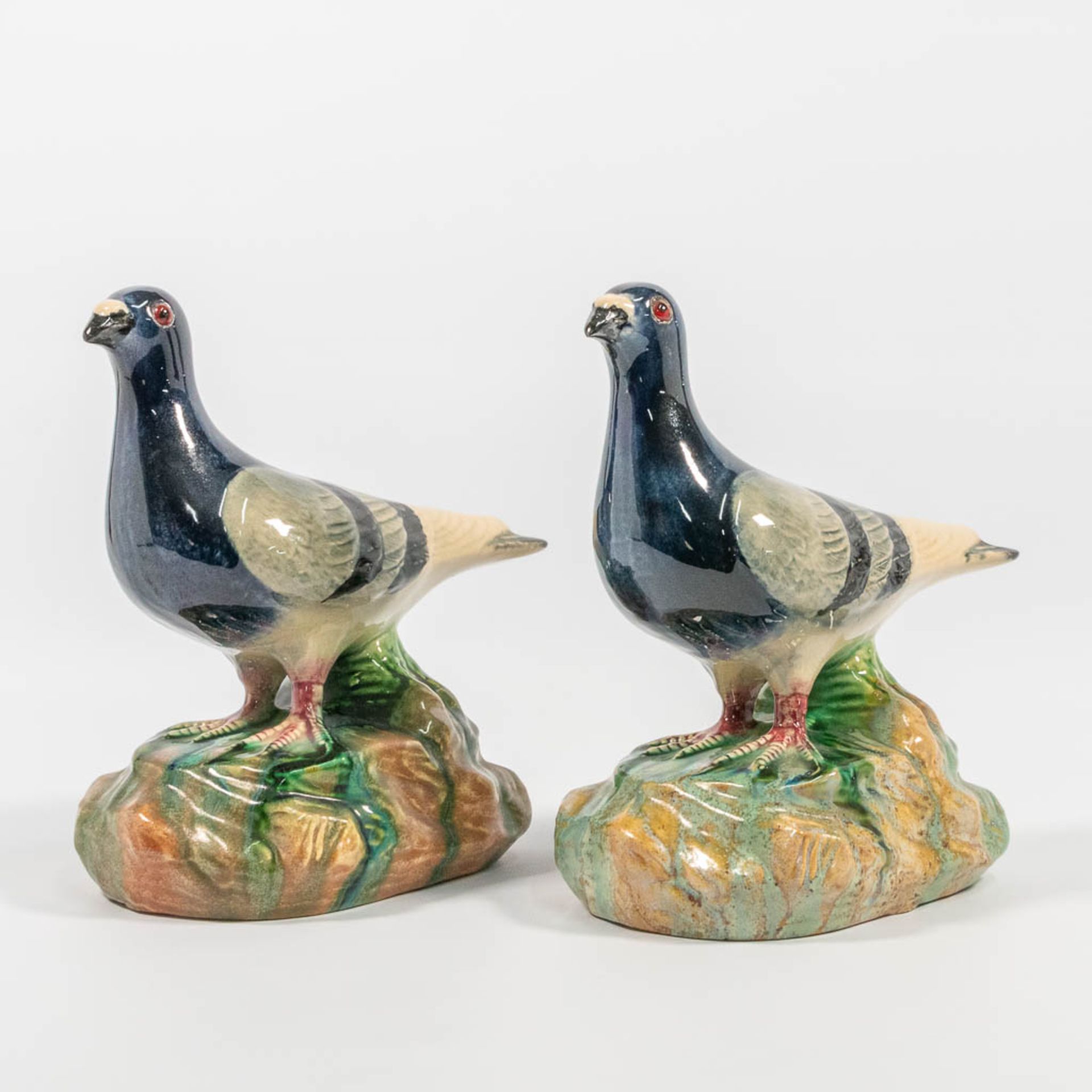 A pair of pigeons, made of ceramic, probably of Italian origin. (21 x 23 x 12) - Bild 8 aus 13