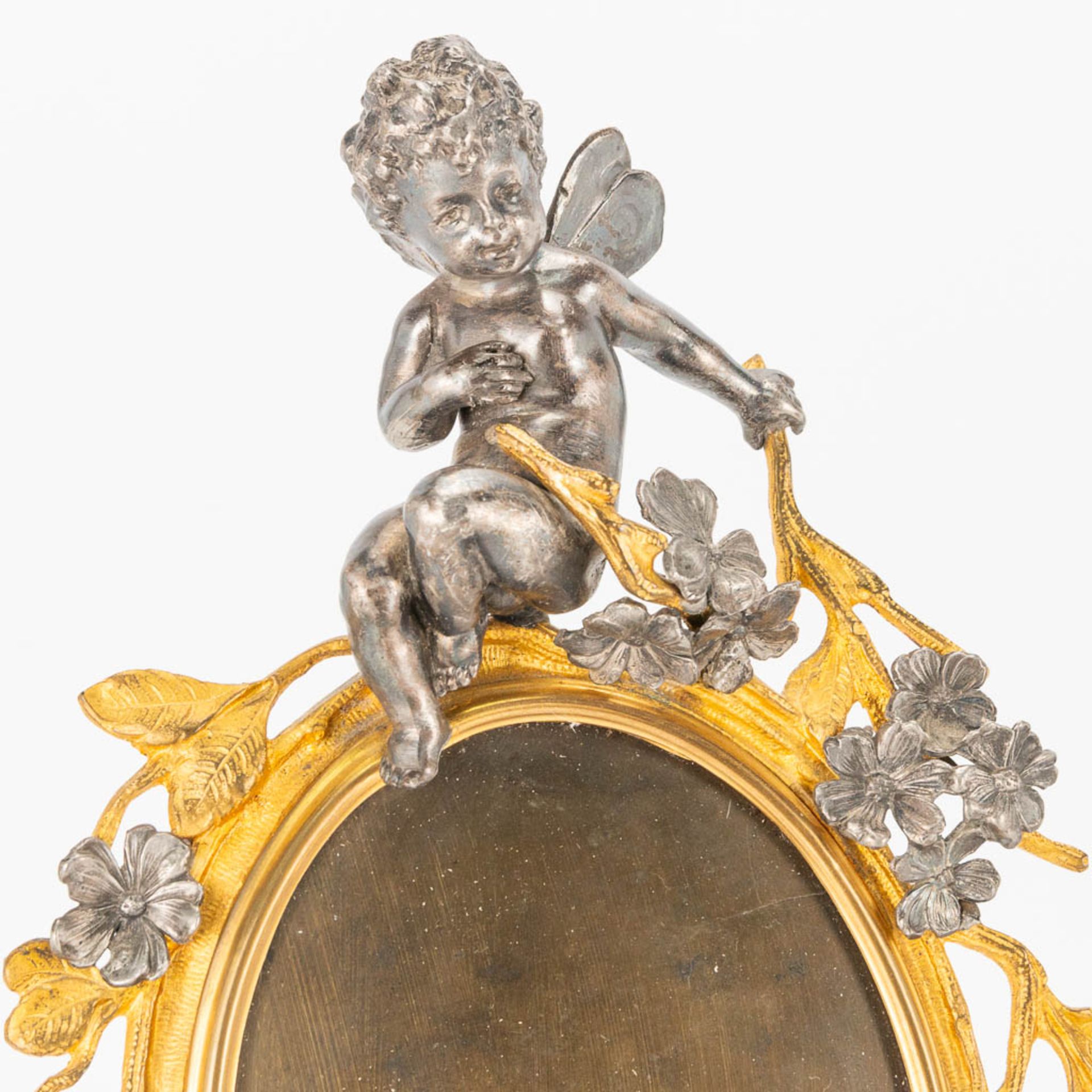 A pair of picture frames made of gold-plated bronze with silver-plated putti. 19th century. (17 x 29 - Bild 9 aus 14