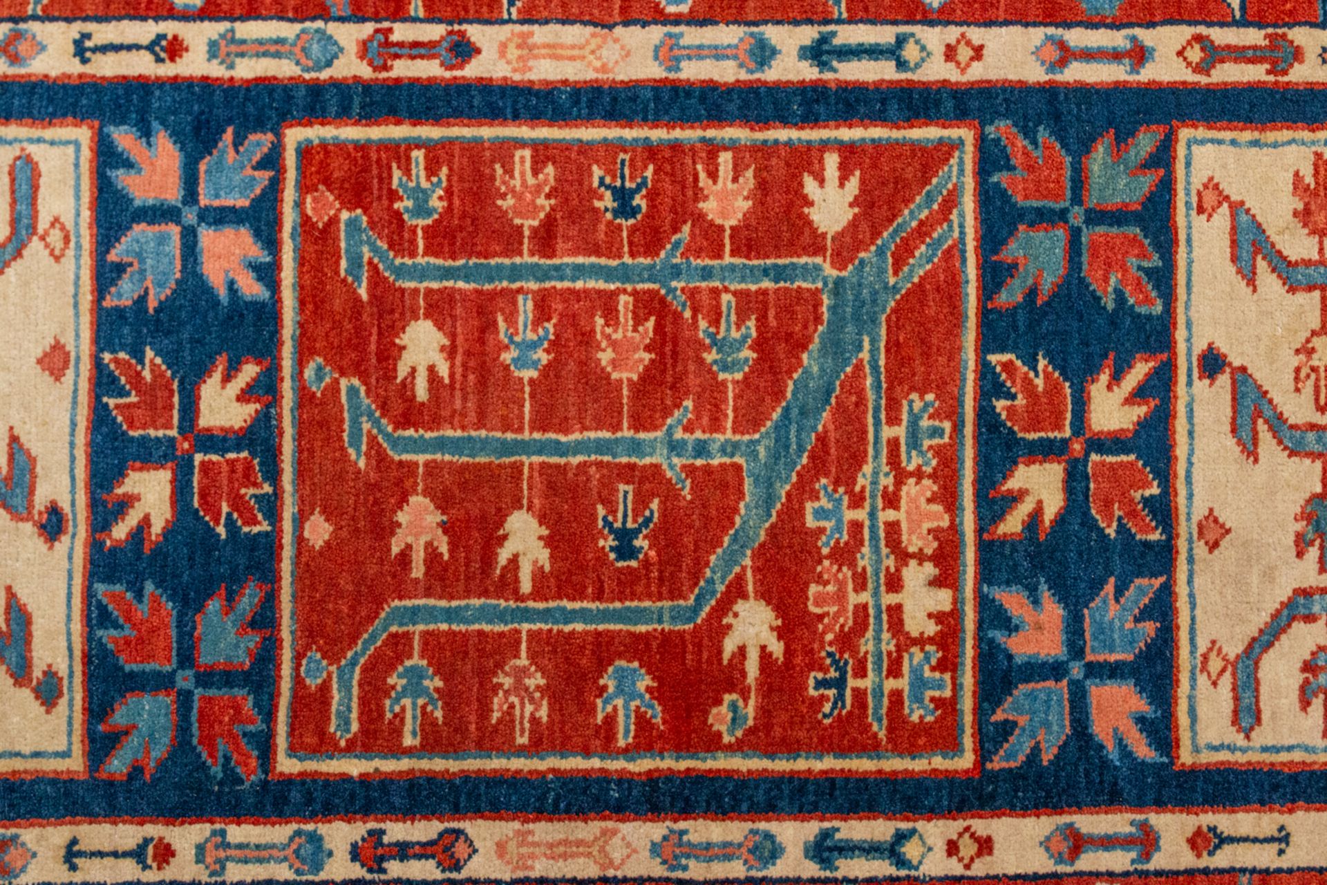 A collection of 2 eastern Kelim hand-made carpets. (84 x 272)(85 x 101). - Bild 14 aus 17
