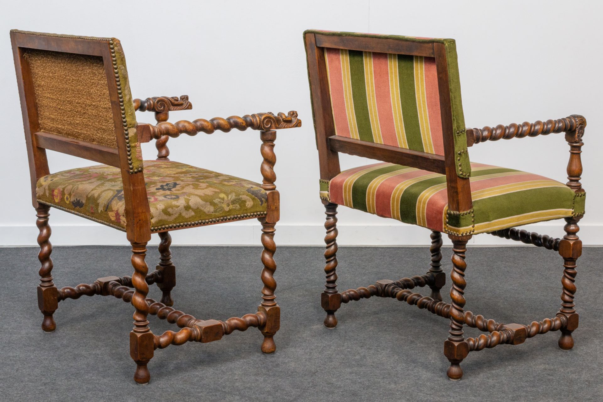 A collection of 2 castle chairs with sculptured handles. 19th century. (92 x 63 x 54 cm) - Bild 15 aus 18