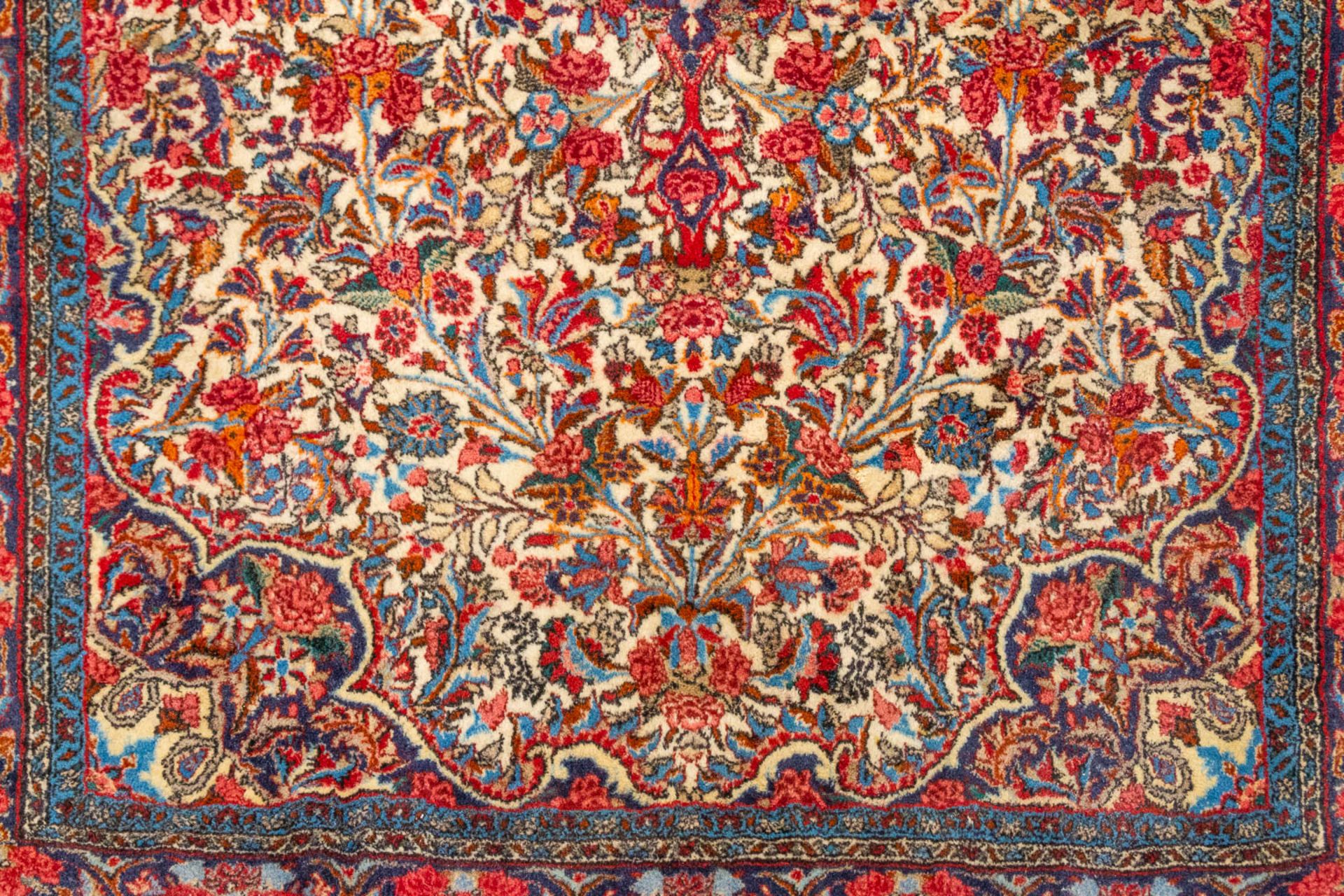 An Oriental hand-made wool carpet, Bidjar. (115 x 165 cm). - Image 8 of 8