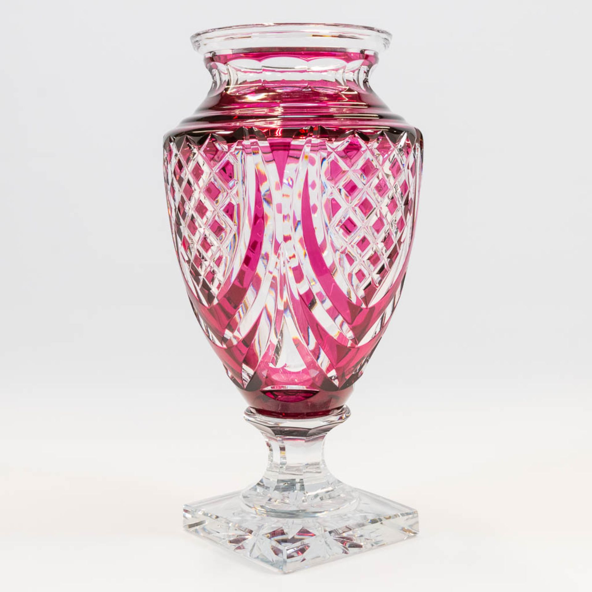 A collection of 2 exceptional and large Val Saint Lambert crystal vases, model Jupiter. Marked on ba - Image 6 of 31