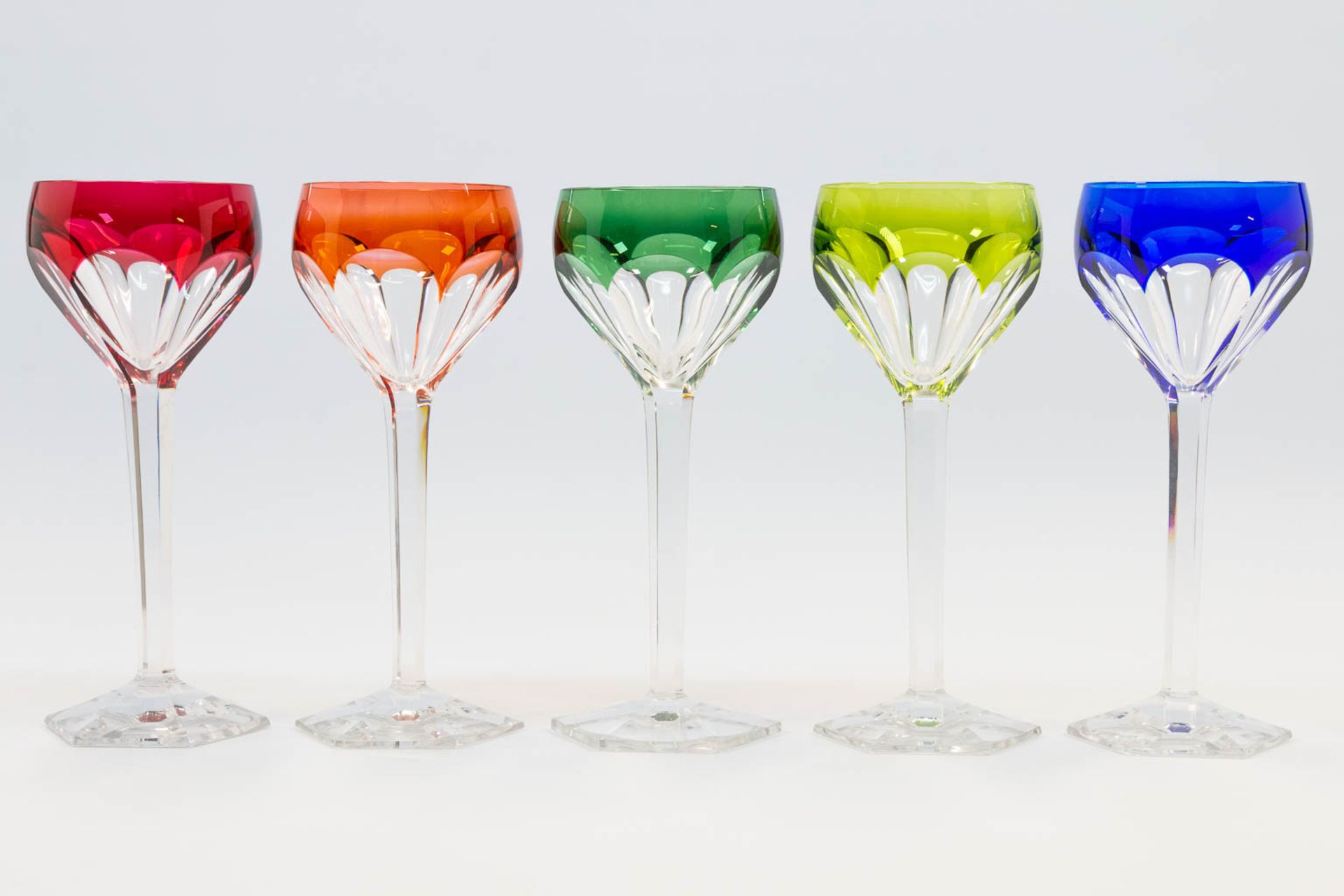 A collection of 5 cut crystal glasses in bright colours, made by Val Saint Lambert. (19 x 8 cm) - Image 9 of 12