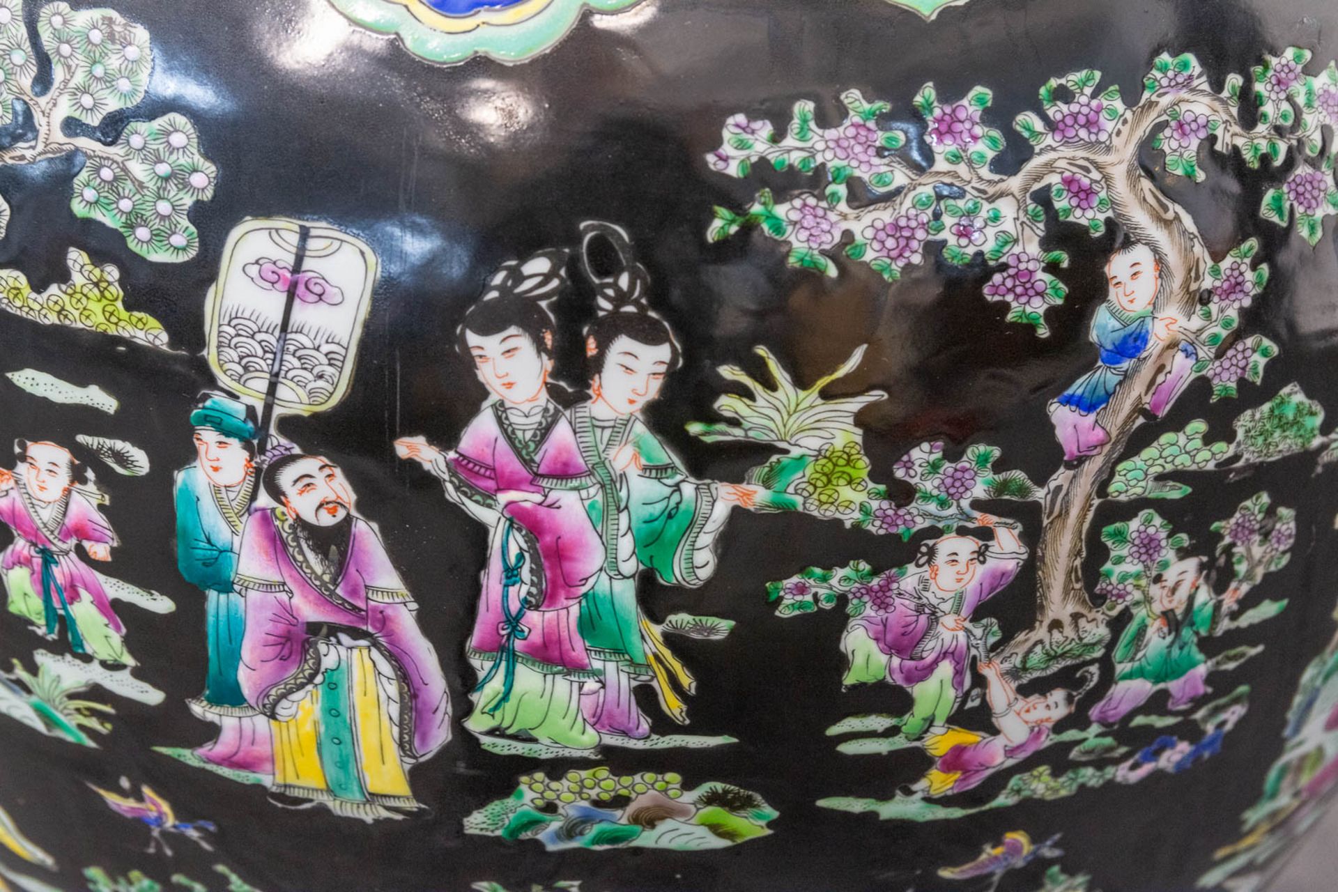 A huge pair of Famille Noir porcelain Chinese vases with a decor of immortals and playing children.  - Bild 12 aus 19