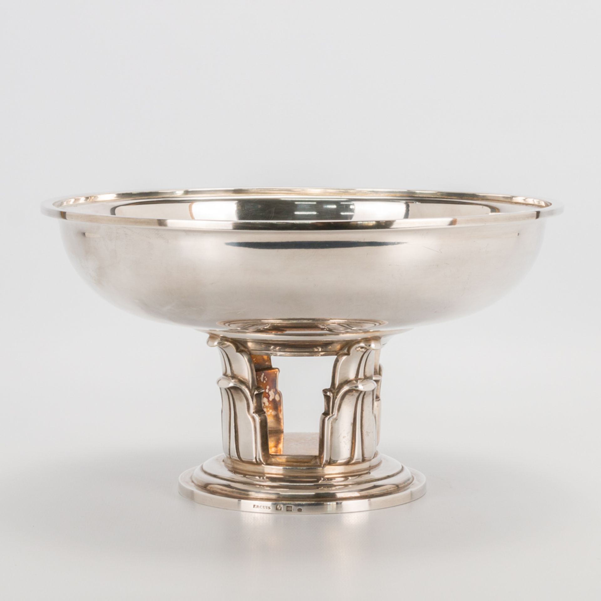 A silver plated tazza on an art deco base, marked Ercuis. (14 x 25 cm) - Bild 4 aus 12