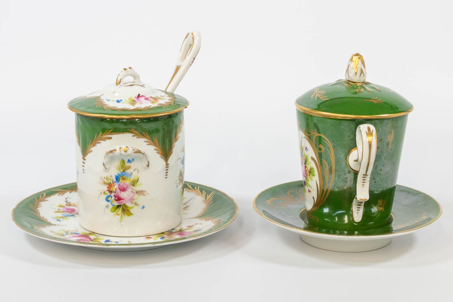 A tremble cup and sugarpot, made of hand-painted porcelain with a flower decor and marked JD Limoges - Bild 7 aus 11