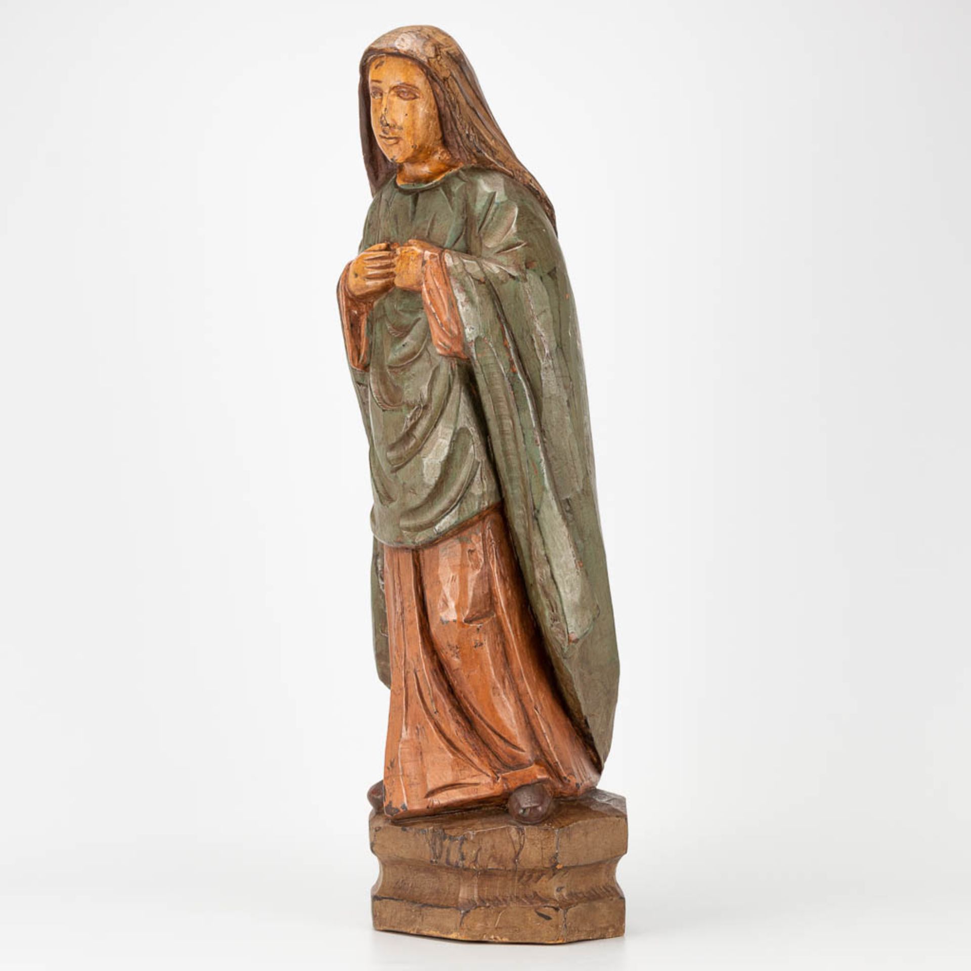 A wood sculpture of Madonna with polychrome. The second half of the 19th century. (12 x 22 x 57 cm) - Bild 6 aus 16