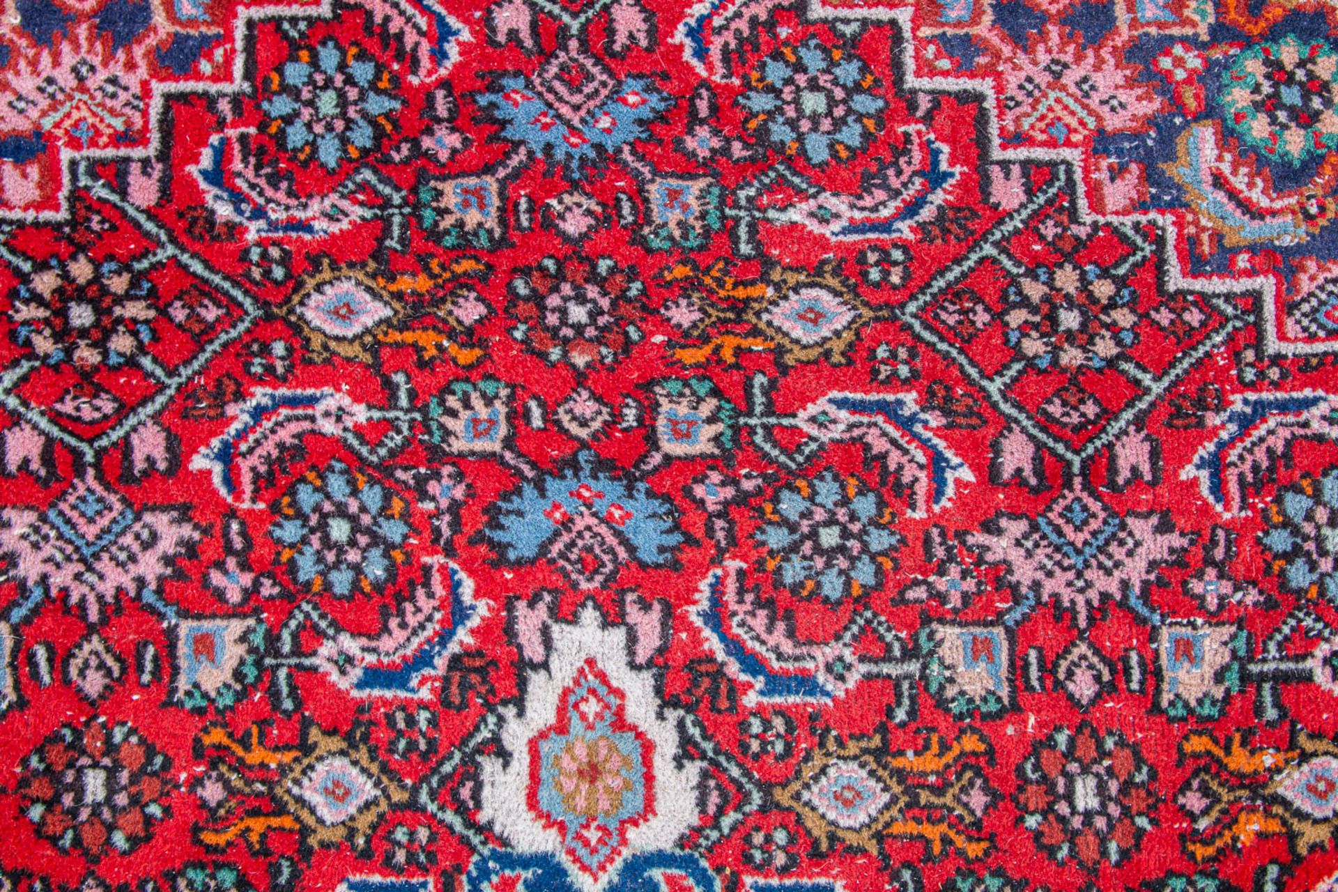 An Oriental hand-made carpet. Bidjar. (243 x 199) (199 x 243 cm) - Image 3 of 7