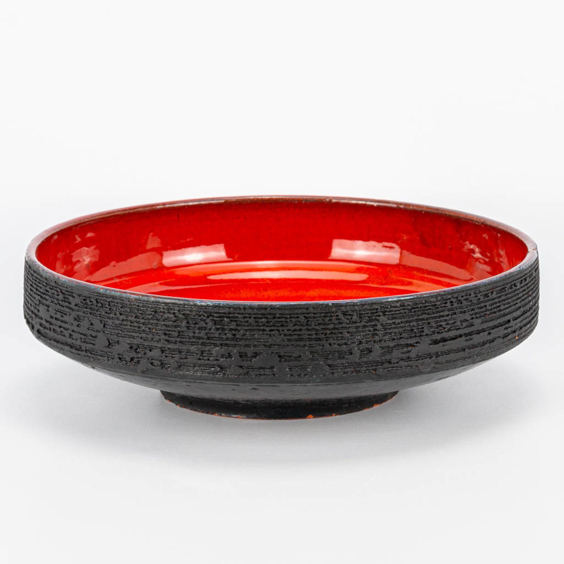 Rogier VANDEWEGHE (1923-2020) For Amphora, a red glazed bowl. (6,5 x 22,5 cm) - Bild 3 aus 10