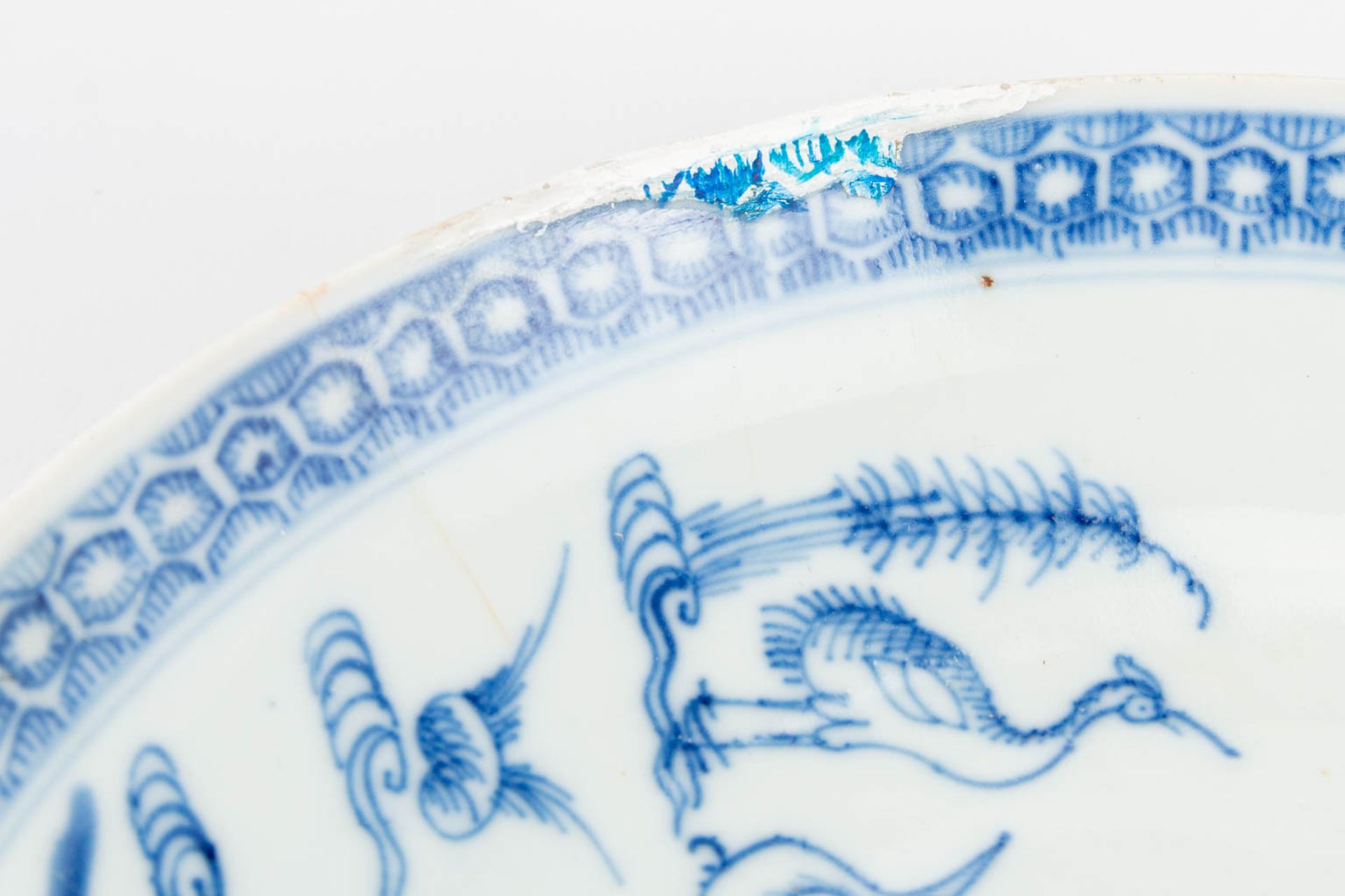 An assembled collection of 10 plates made of Japanese porcelain, Imari, blue white. (4 x 25 cm) - Image 5 of 16