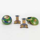 A collection of 2 jars and 2 candlesticks made of cloisonne bronze. (7 x 10 cm)