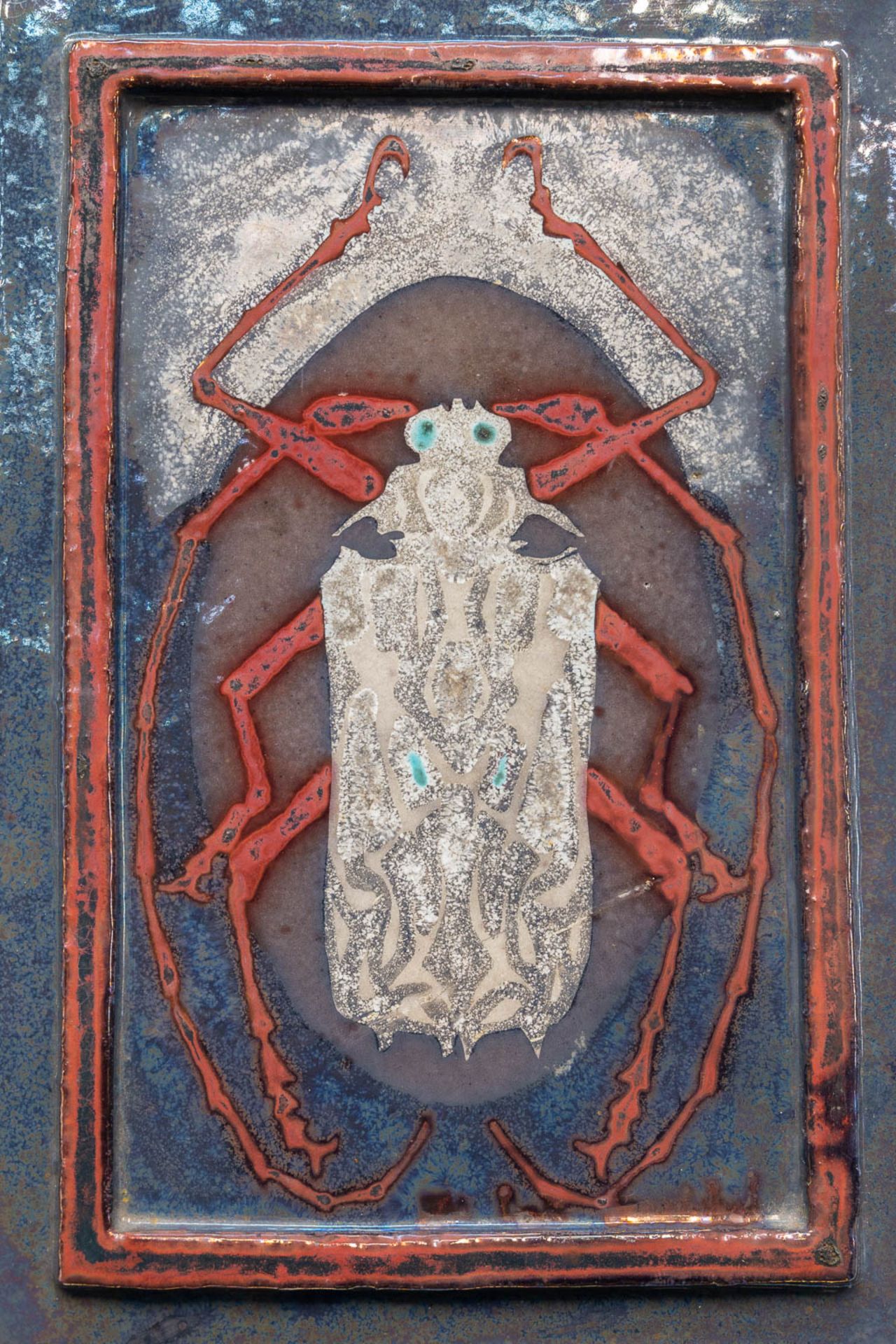 Rogier VANDEWEGHE (1923-2020) A beetle, a ceramic plaque with lustreglaze. Made between 1956 and 195 - Image 5 of 5