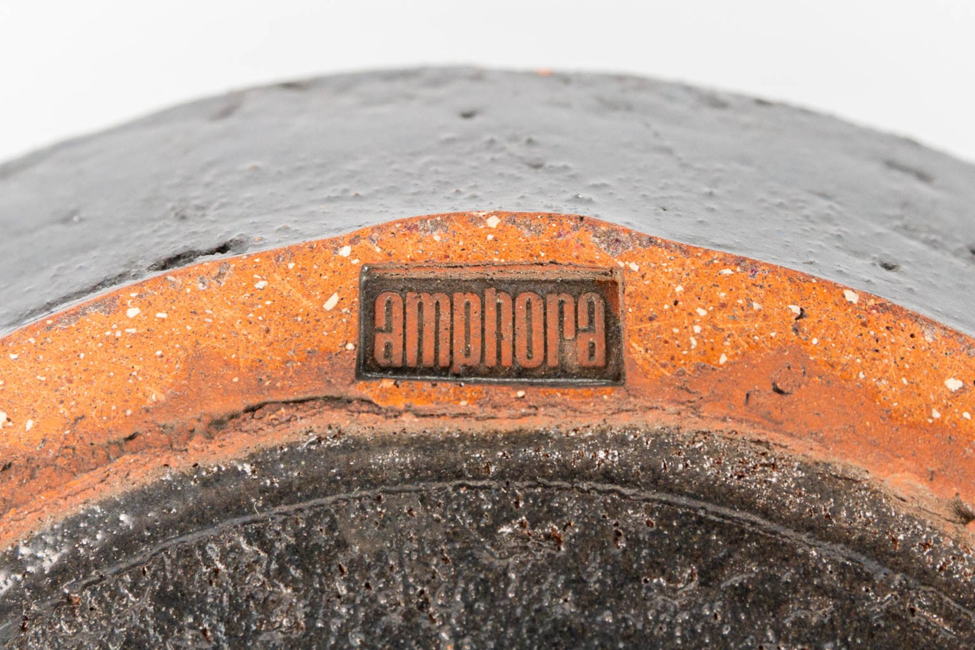 Rogier VANDEWEGHE (1923-2020) A collection of 2 ashtrays made of red glazed ceramics for Amphora. Ma - Image 18 of 19