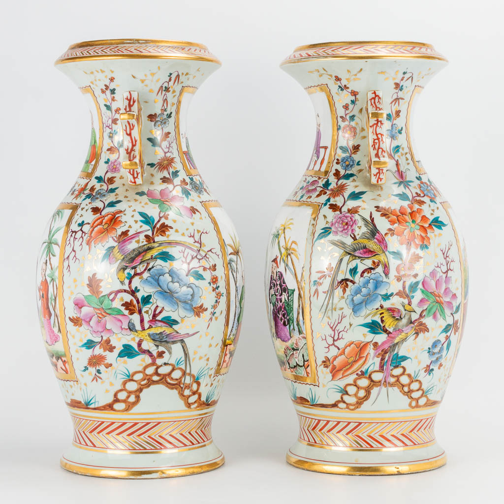 A pair of vases made of porcelain and decorated with flowers, birds, children and emperors. 19th/20t - Image 7 of 22