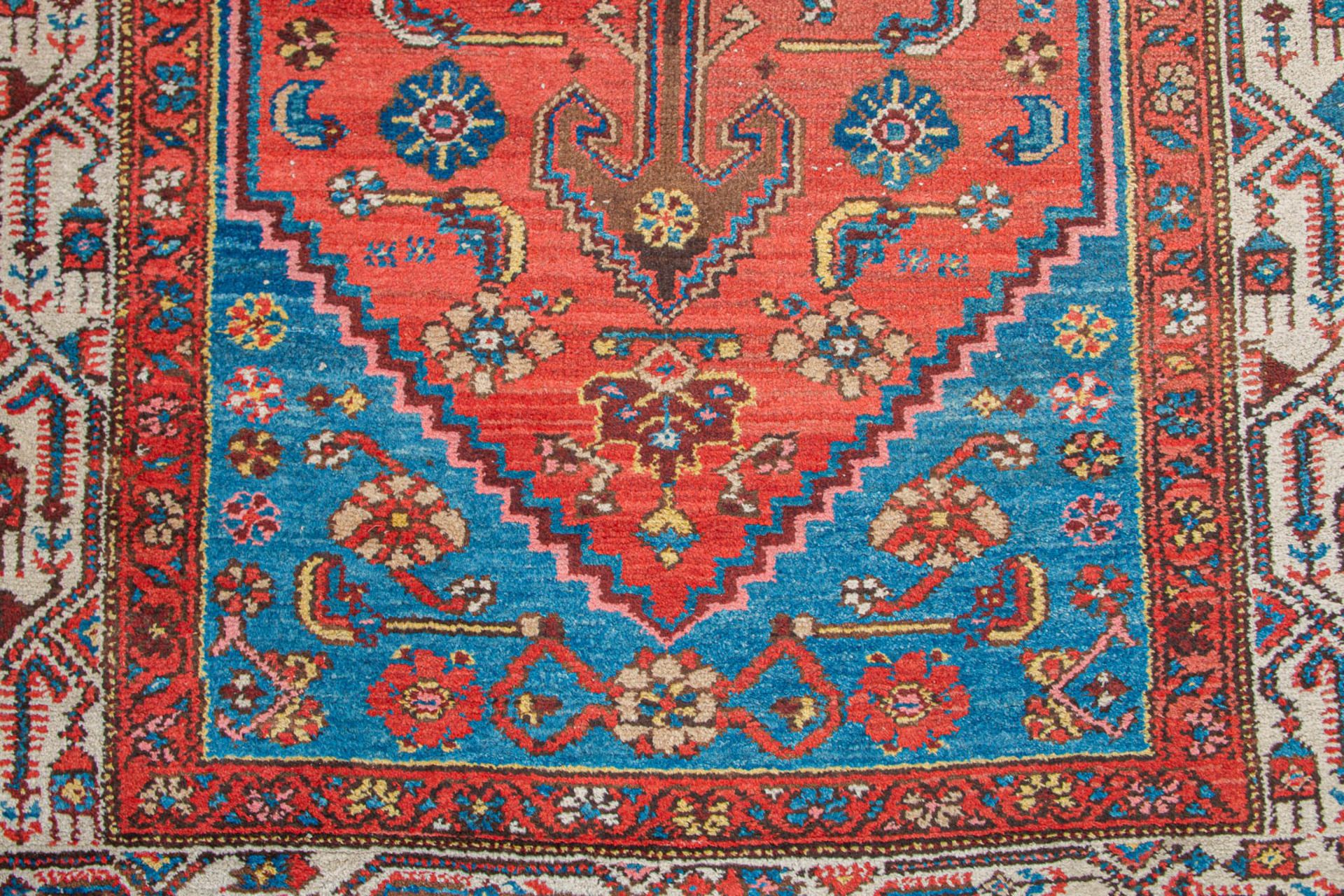 An Oriental hand-made carpet. (126 x 211 cm) - Image 3 of 6