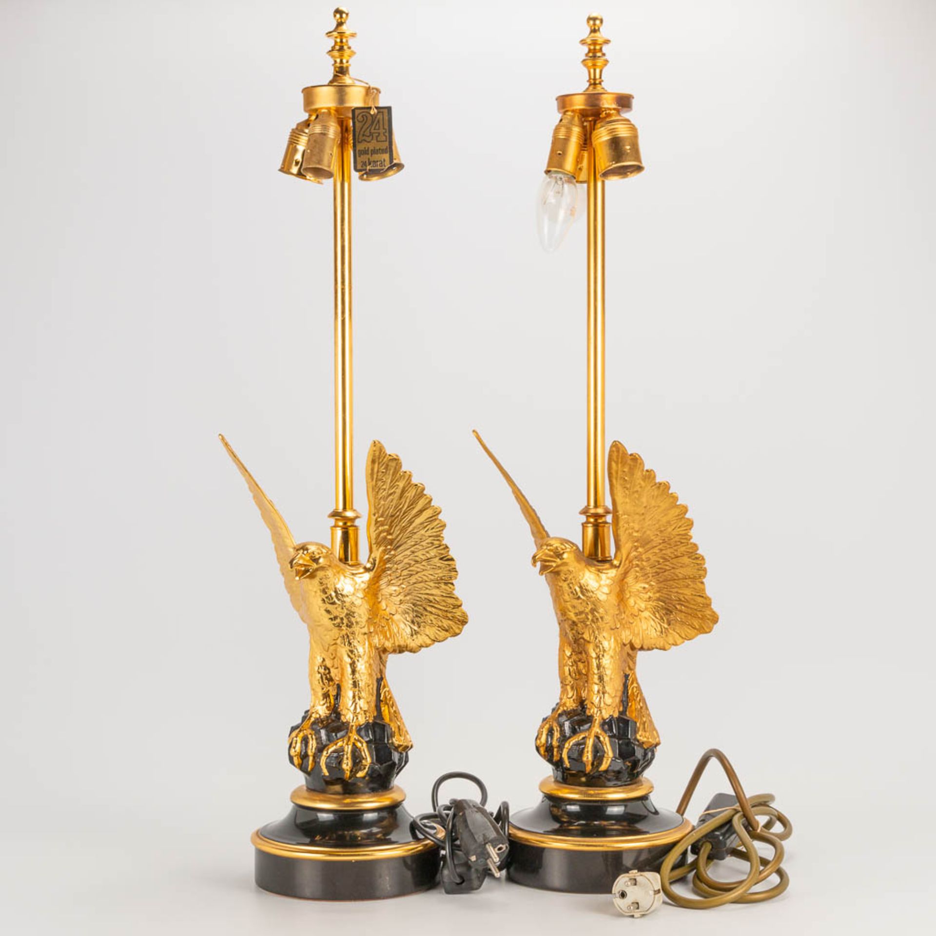 A pair of Deknudt table lamps of an eagle, metal on a porcelain base, 1970-1980. Hollywood Regency s - Image 8 of 19