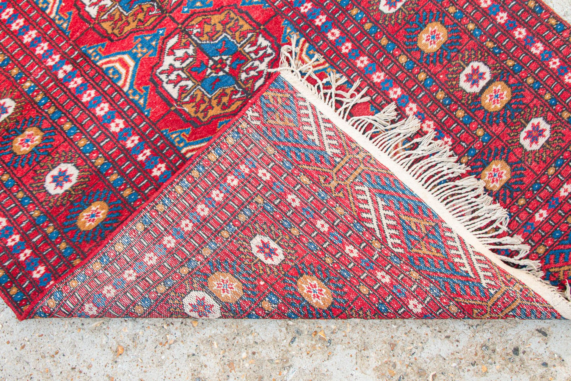 An Oriental hand-made carpet runner. Bokhara / Turkaman. (98 x 278 cm) - Image 5 of 6