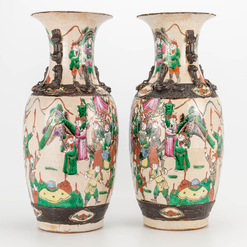 A pair of Nanking Chinese porcelain vases. (46 x 20 cm) - Image 9 of 25