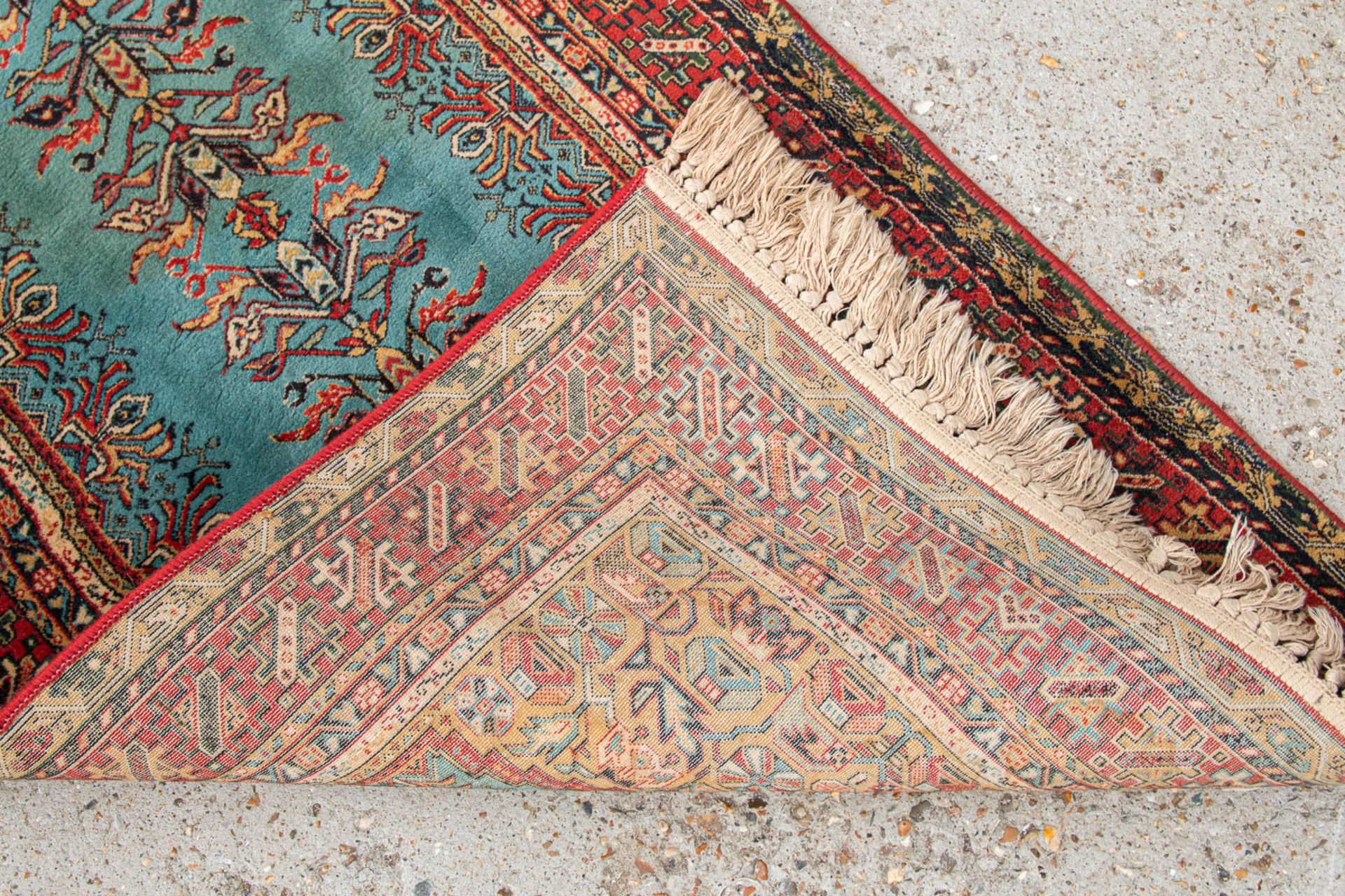 A set of 3 identical, Oriental carpets. (160 x 79 cm) - Image 6 of 8
