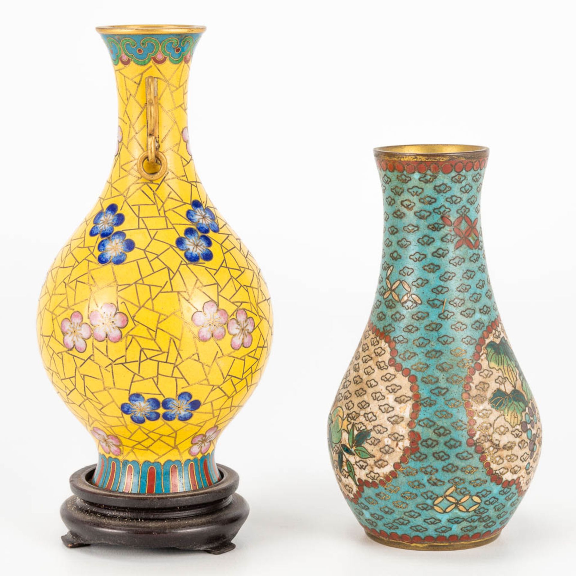 A collection of 4 antique miniature cloisonne vases. (12,5 x 7 cm) - Image 8 of 16