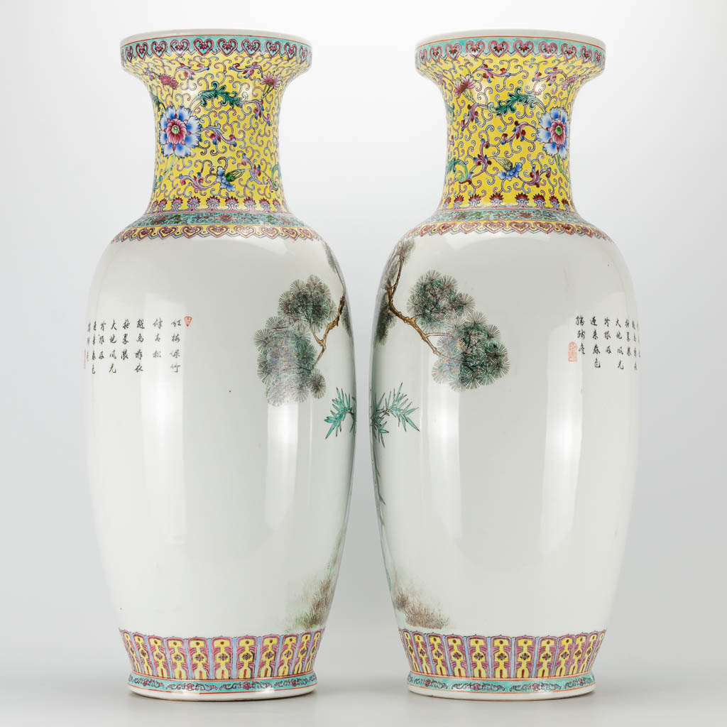 A pair of Chinese vases made of porcelain hand painted decor with peacocks. Marked Qianlong. 20th ce - Image 2 of 19