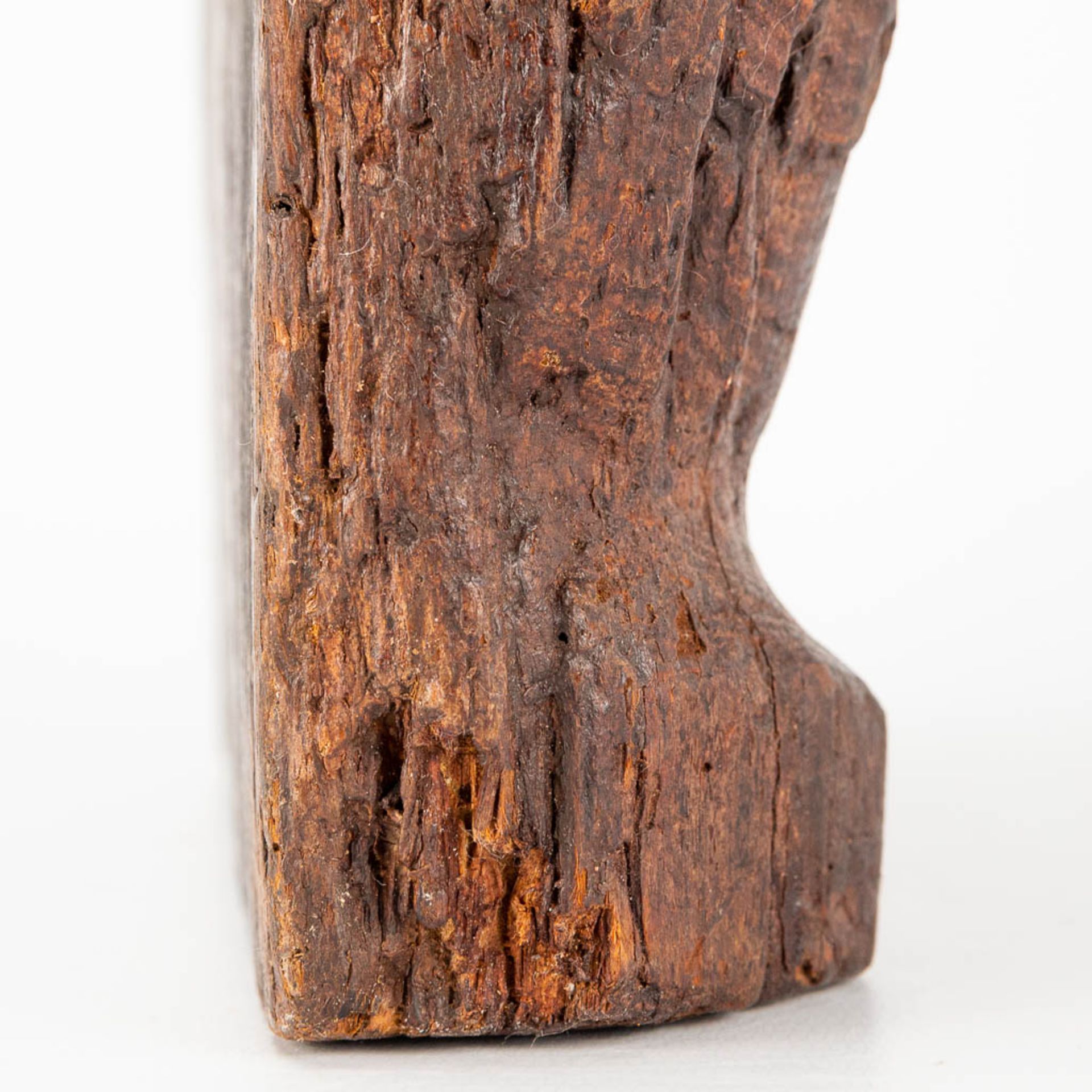A wood sculpture of the holy family. (5,5 x 19 x 61 cm) - Image 11 of 15