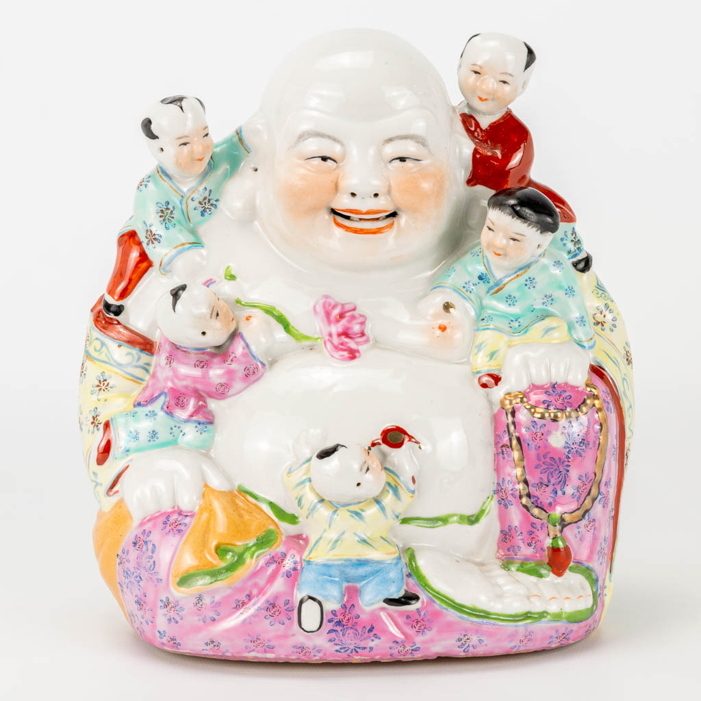 A collection of 2 laughing buddha's made of Chinese porcelain. 19th/20th century. (11 x 20 x 22 cm) - Image 10 of 19