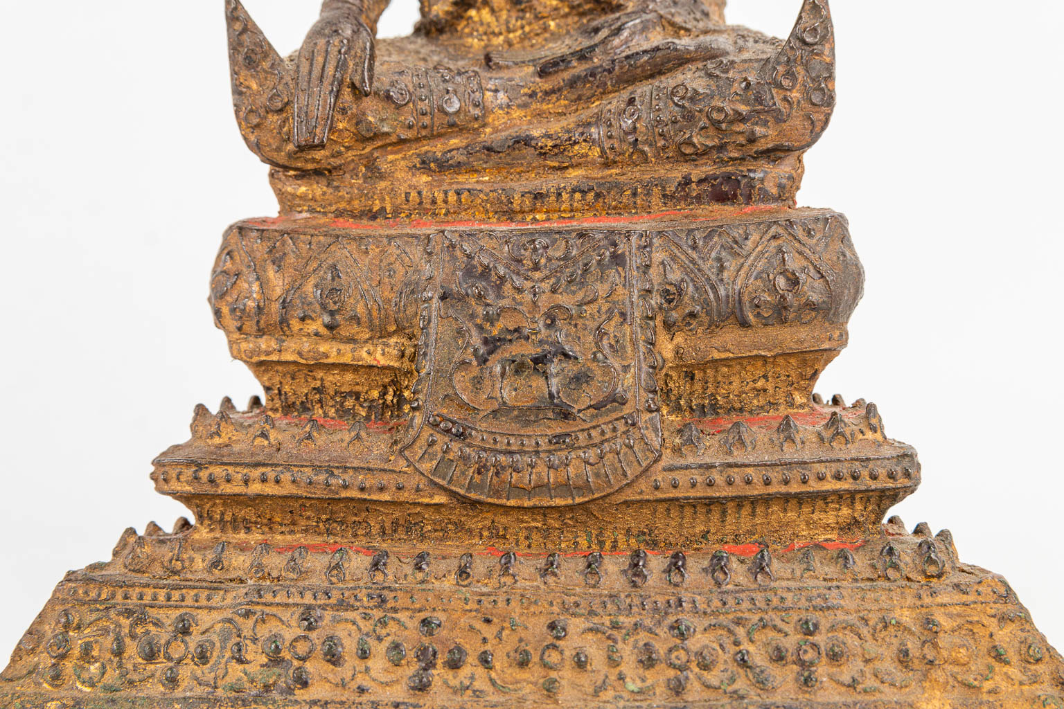 An antique Oriental Buddha, made of patinated bronze. Probably Thailand. (6,5 x 12 x 20 cm) - Image 10 of 10