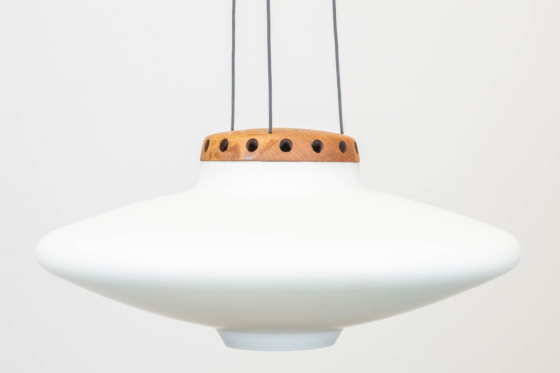 Uno and Osten KRISTIANSSON (c.1950-1966) A Mid-Century lamp made of wood and glass for Luxus, Sweden - Image 3 of 6