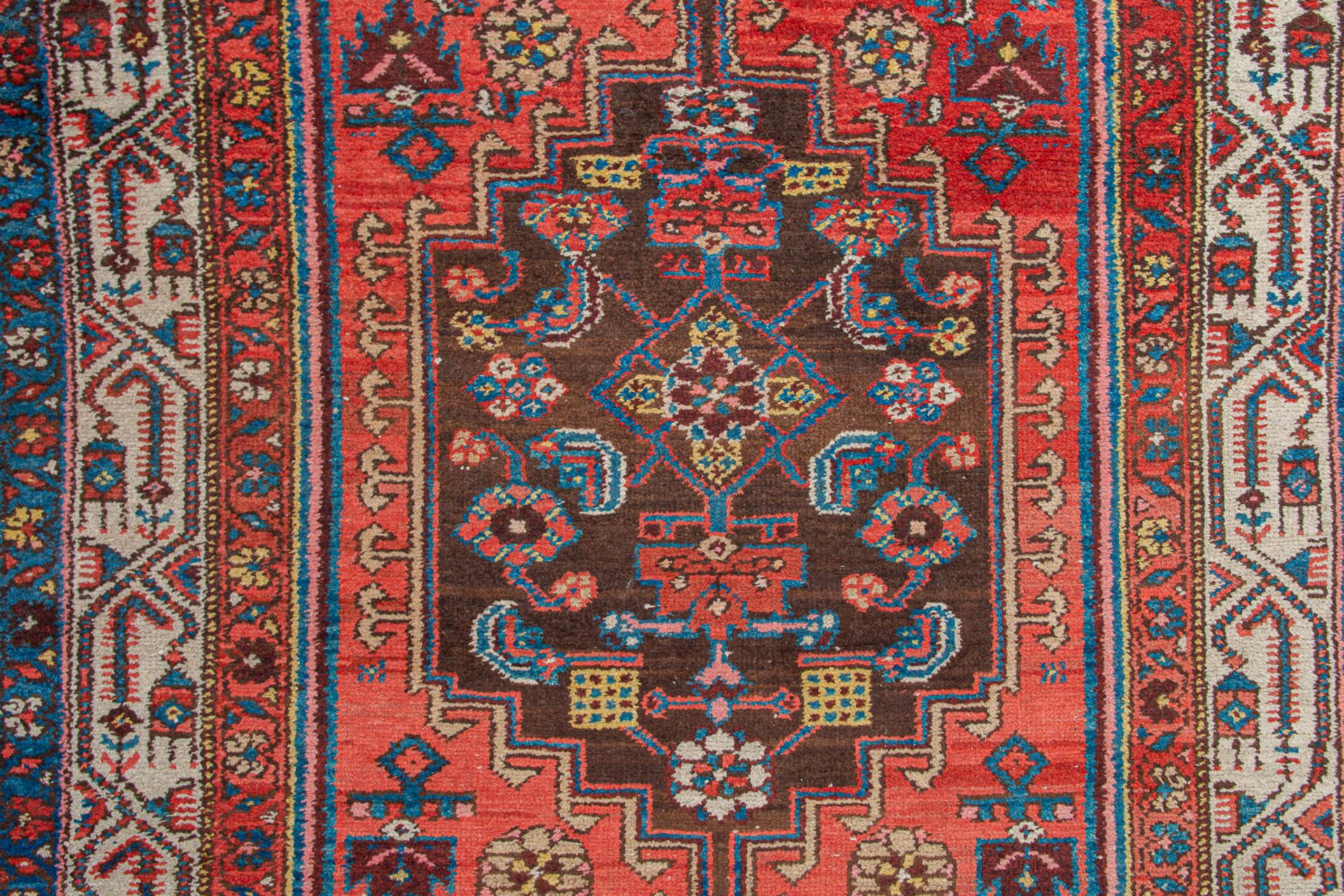 An Oriental hand-made carpet. (126 x 211 cm) - Image 4 of 6