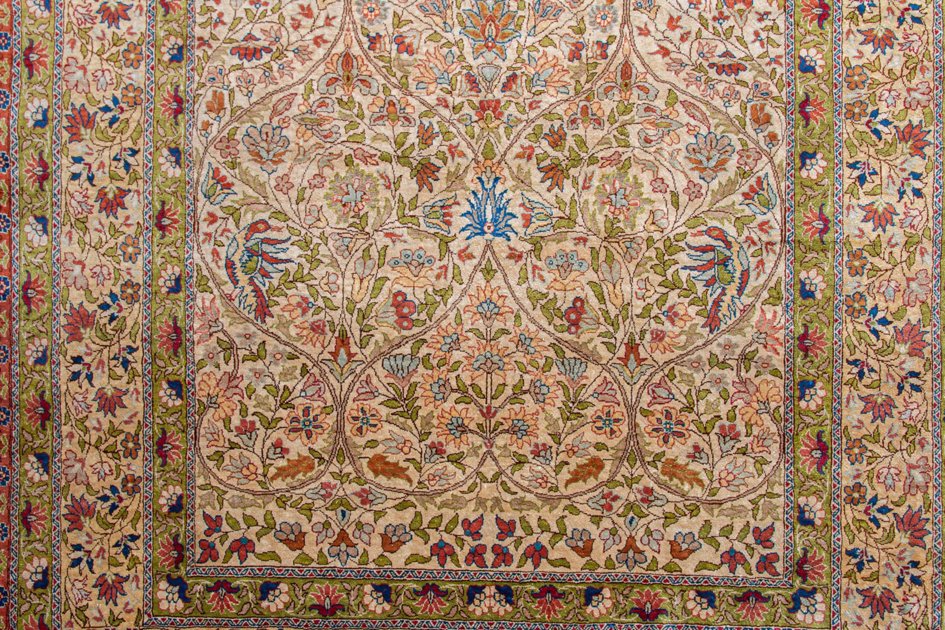 An Oriental hand-made carpet made of silk and marked Hereke (191 x 120) (120 x 190 cm) - Image 5 of 7